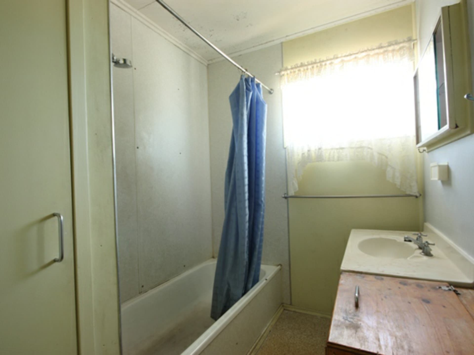 25 Middle Crescent Dysart QLD, Dysart - Thumbnail 2