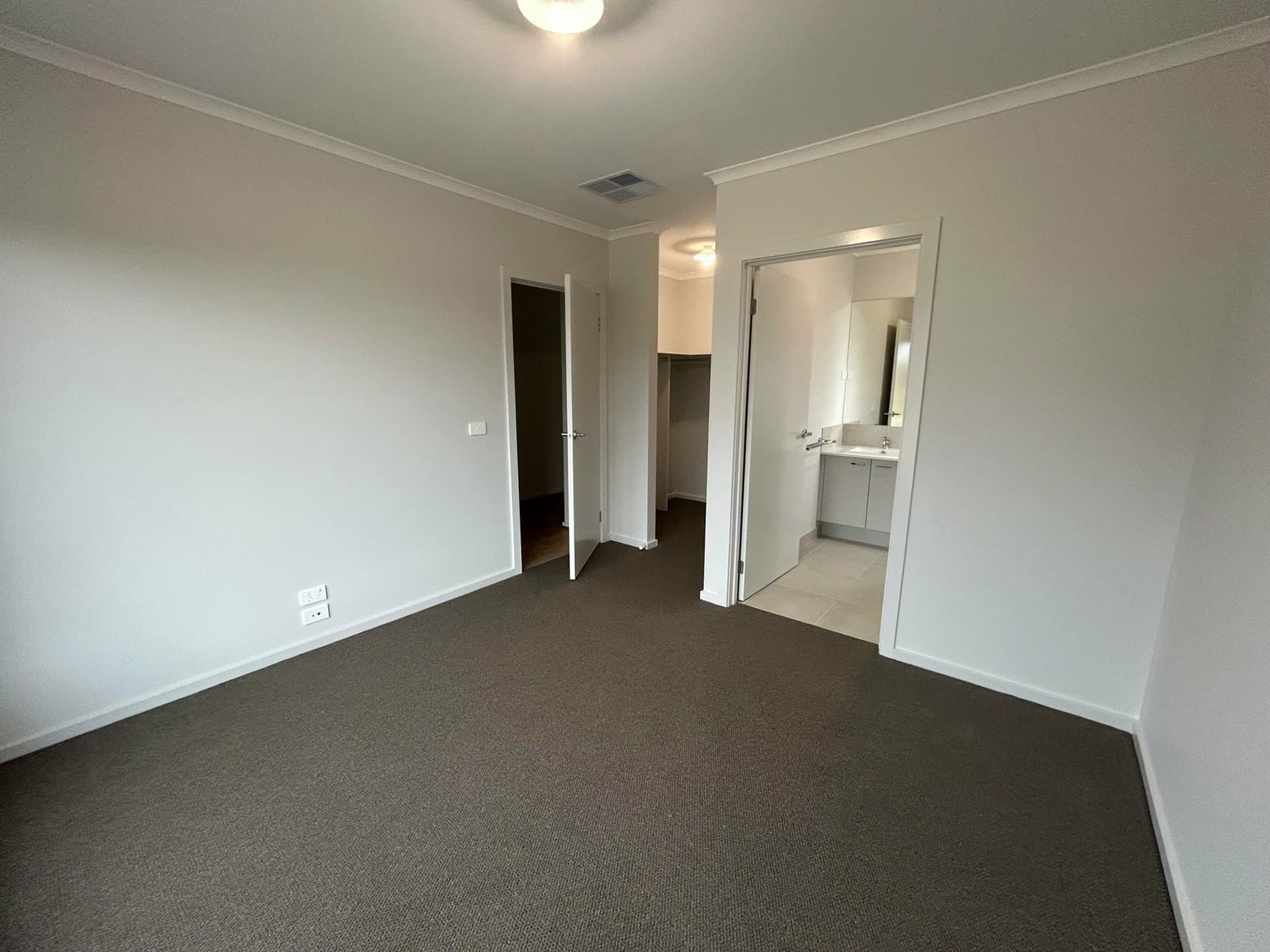 3 Clothier Cresent East Bairnsdale VIC, East Bairnsdale - Thumbnail 4