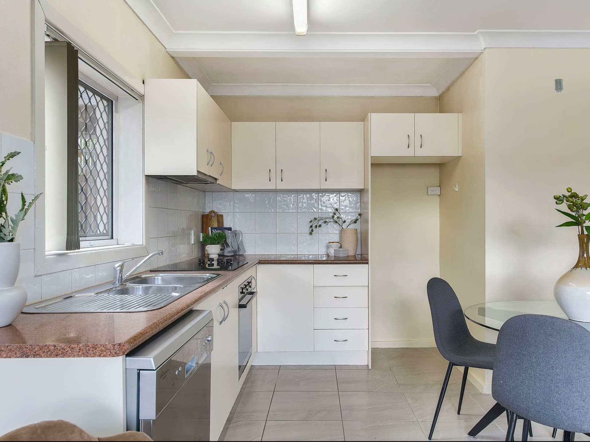1/23 Heidelberg Street East Brisbane QLD, East Brisbane - Thumbnail 2
