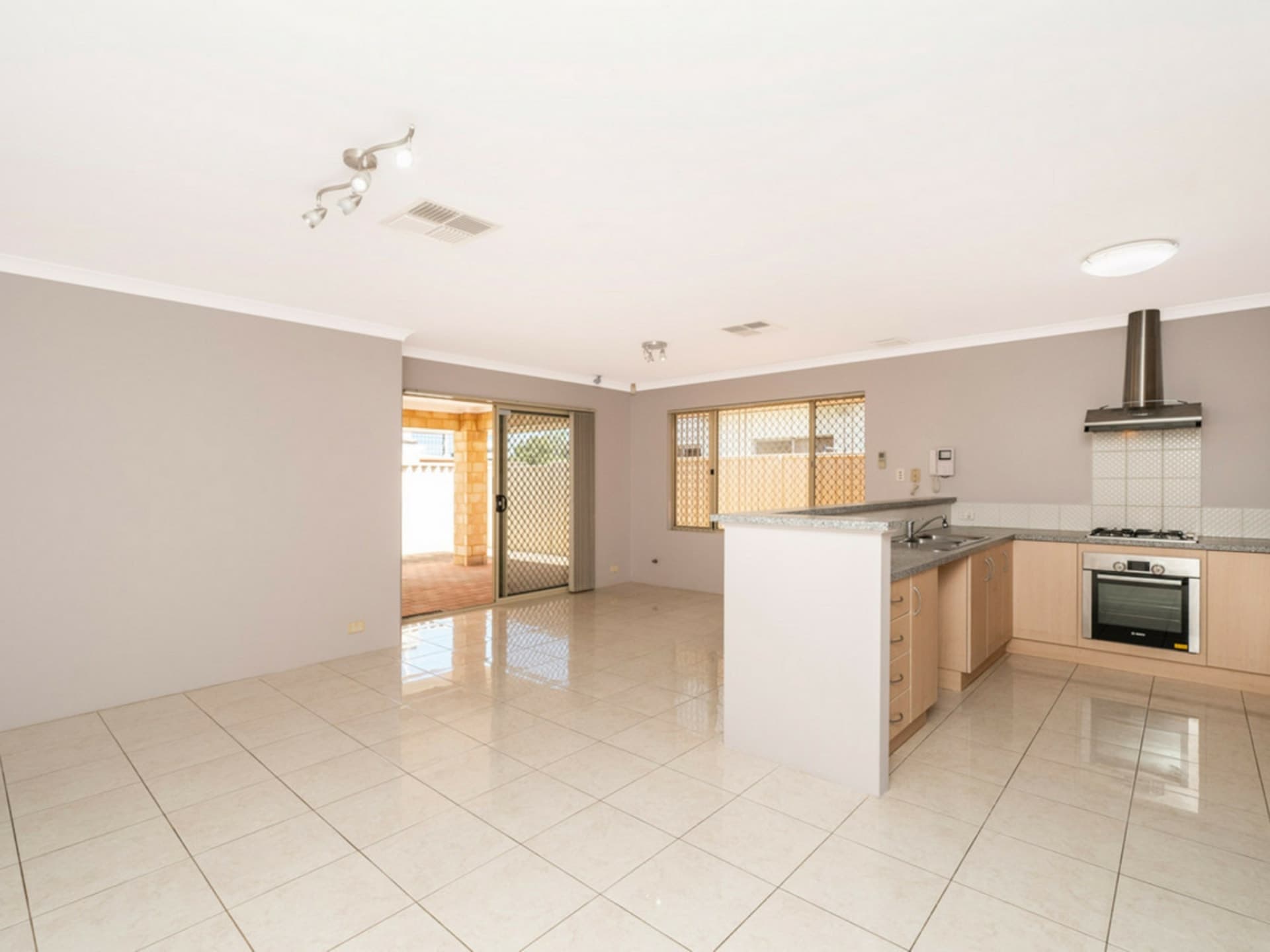 4/5 Henry Street East Cannington WA, East Cannington - Thumbnail 3