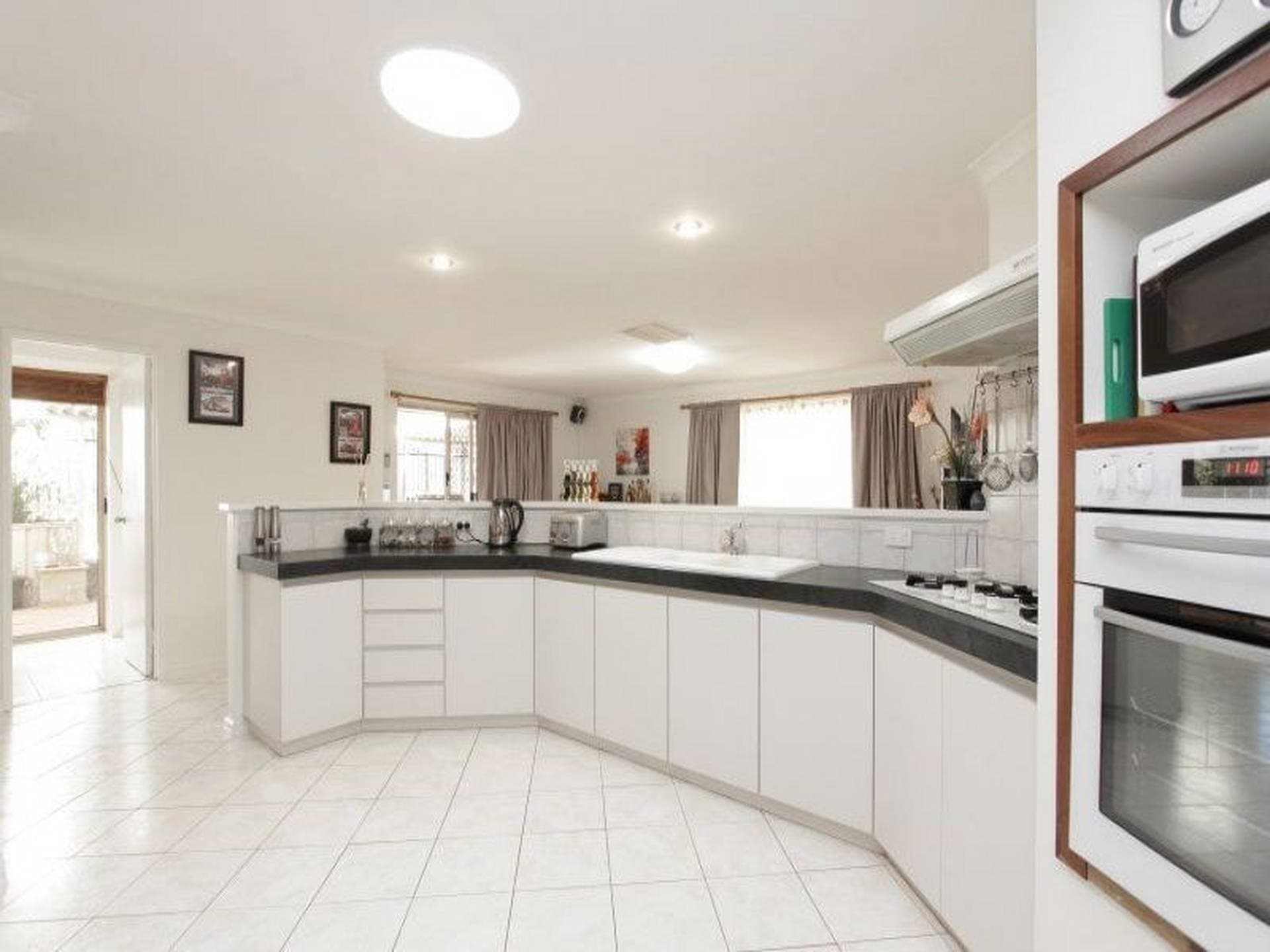 7 Dabchick Close East Cannington WA, East Cannington - Thumbnail 3