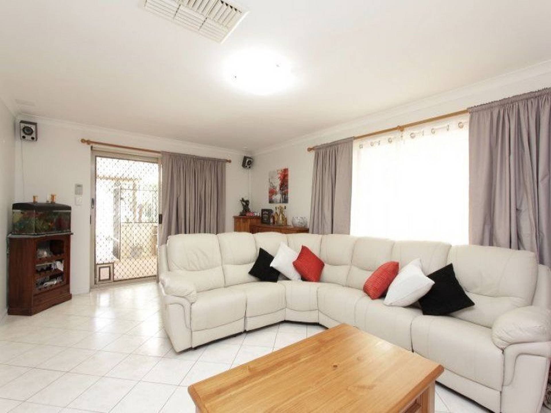7 Dabchick Close East Cannington WA, East Cannington - Thumbnail 5