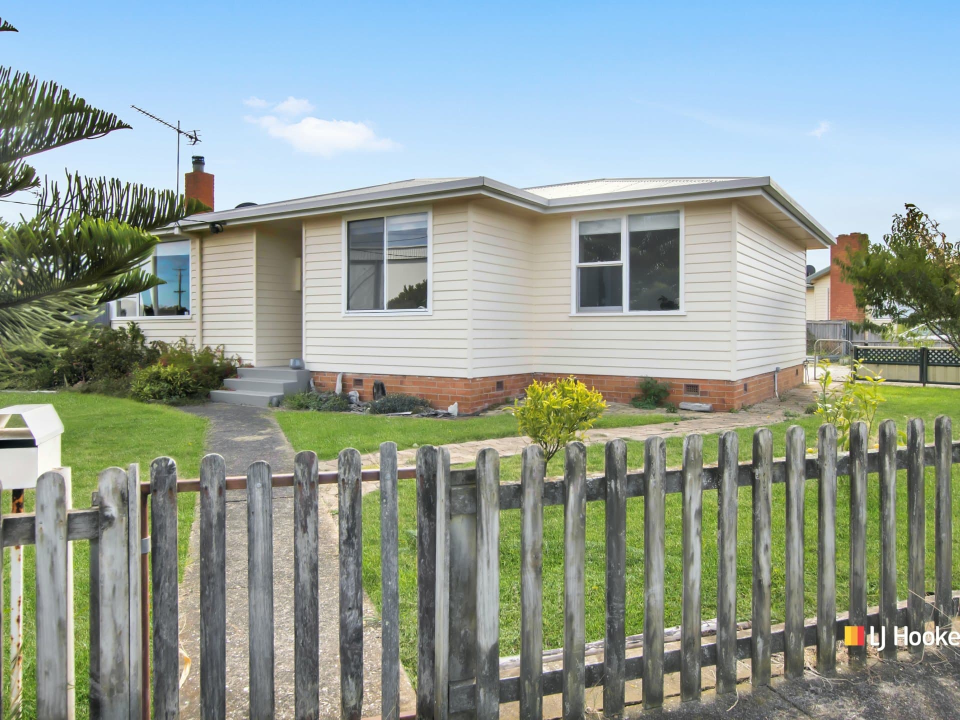 1 Binda Place East Devonport TAS, East Devonport - Image 1