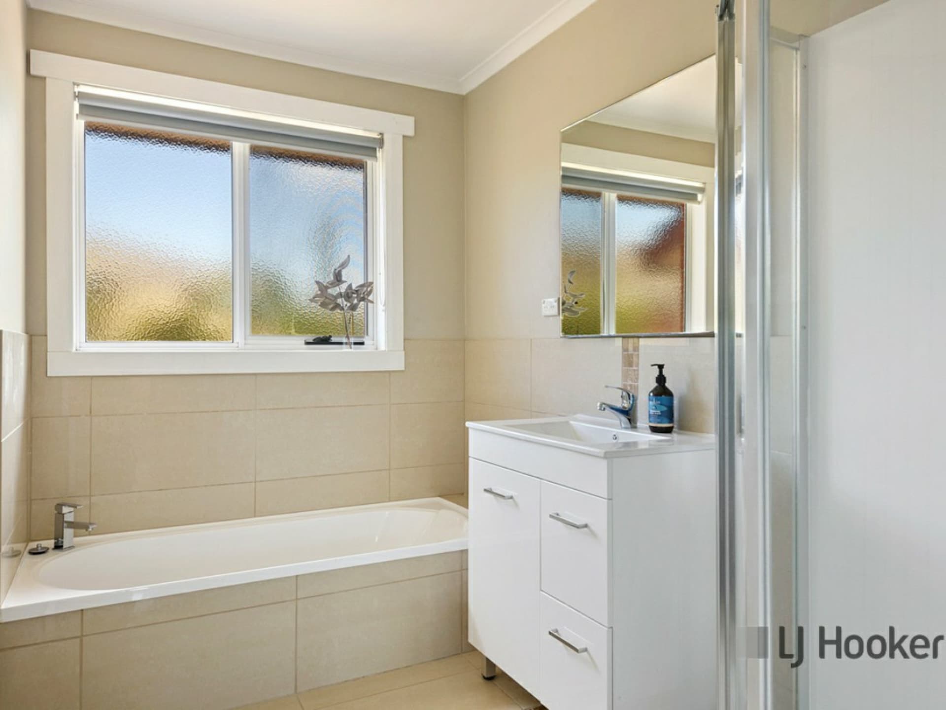 94 Bel, East Devonport - Thumbnail 5