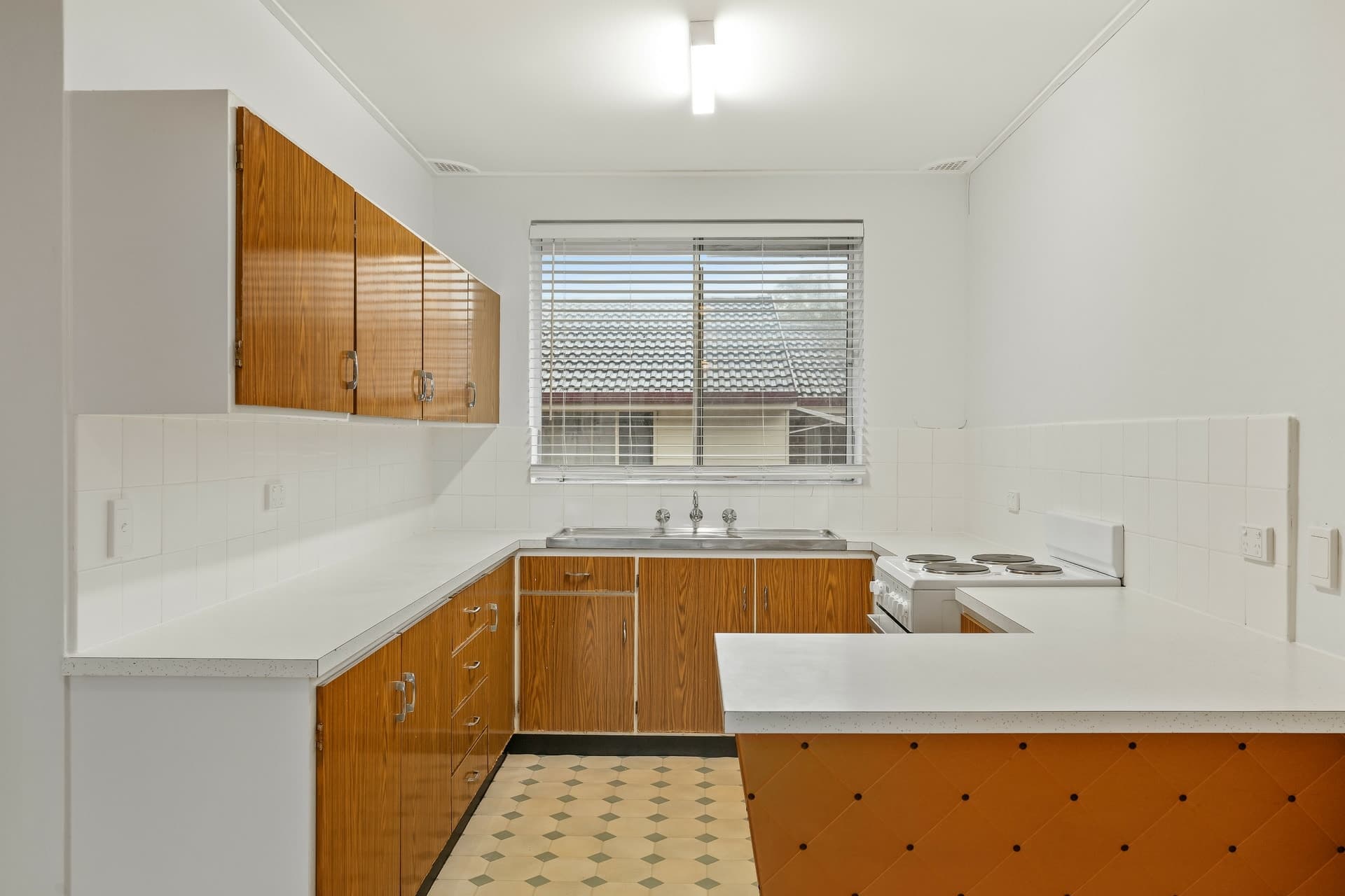 7/28 Melbourne Street East Gosford NSW, East Gosford - Thumbnail 2