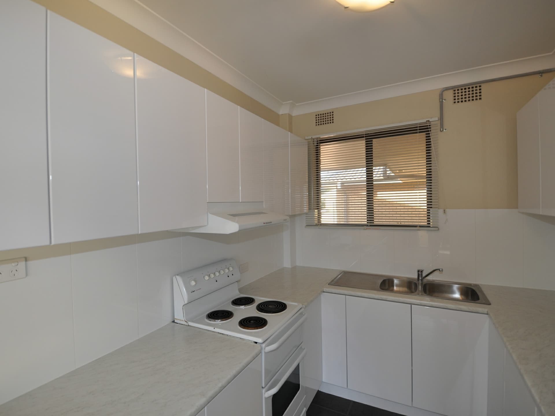 10/1 Webb Street East Gosford NSW, East Gosford - Thumbnail 5