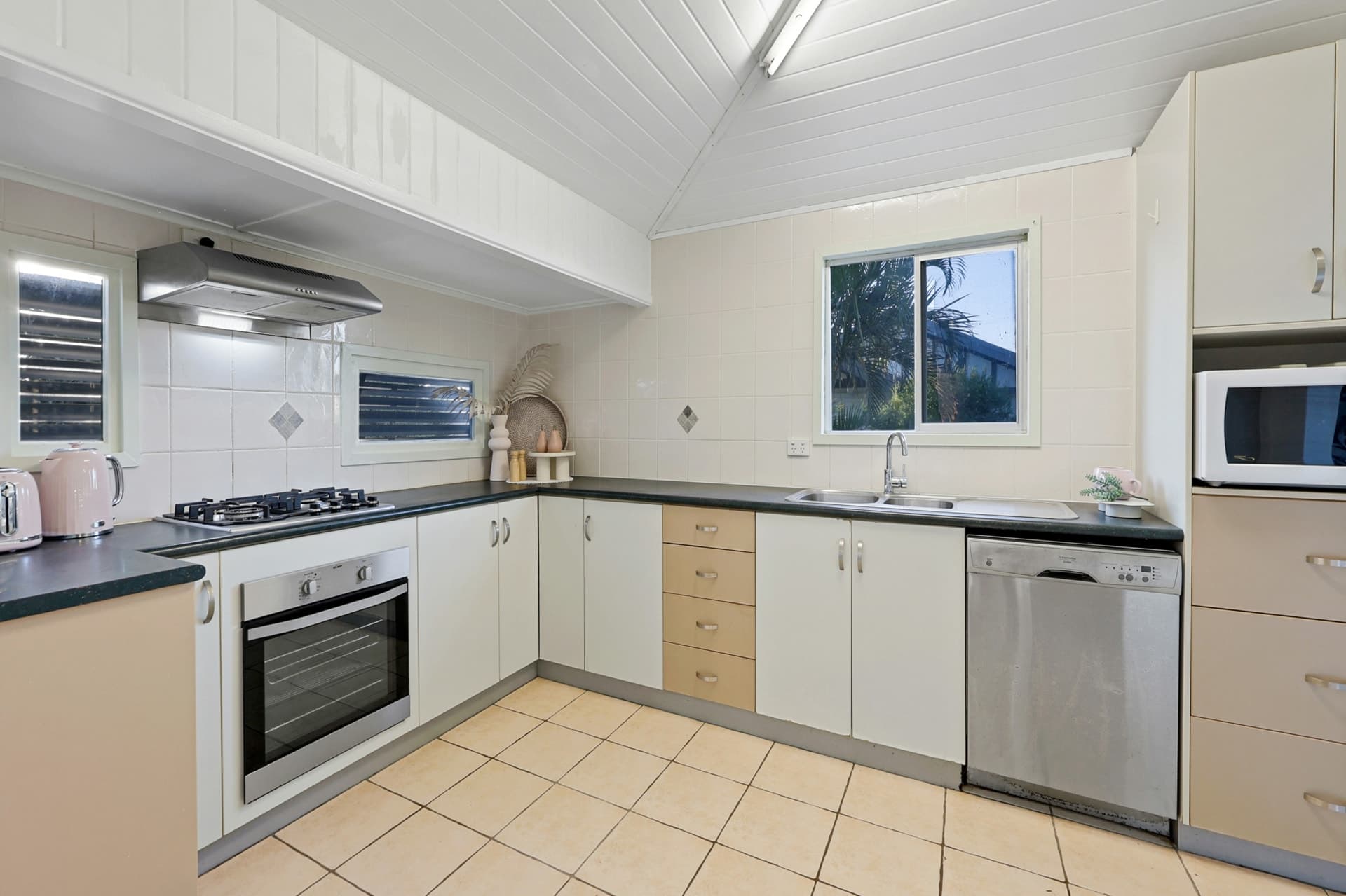 8 Harvison Street East Mackay QLD, East Mackay - Thumbnail 4