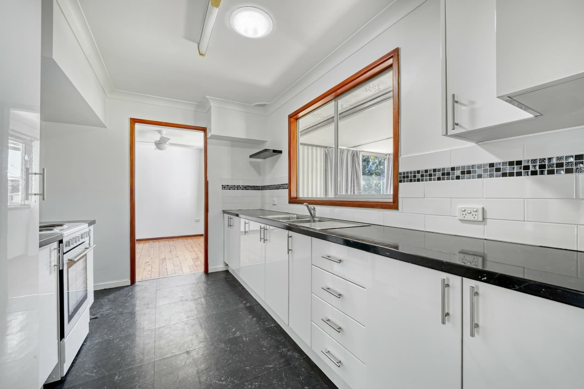 7 Vista Parade East Maitland NSW, East Maitland - Thumbnail 3