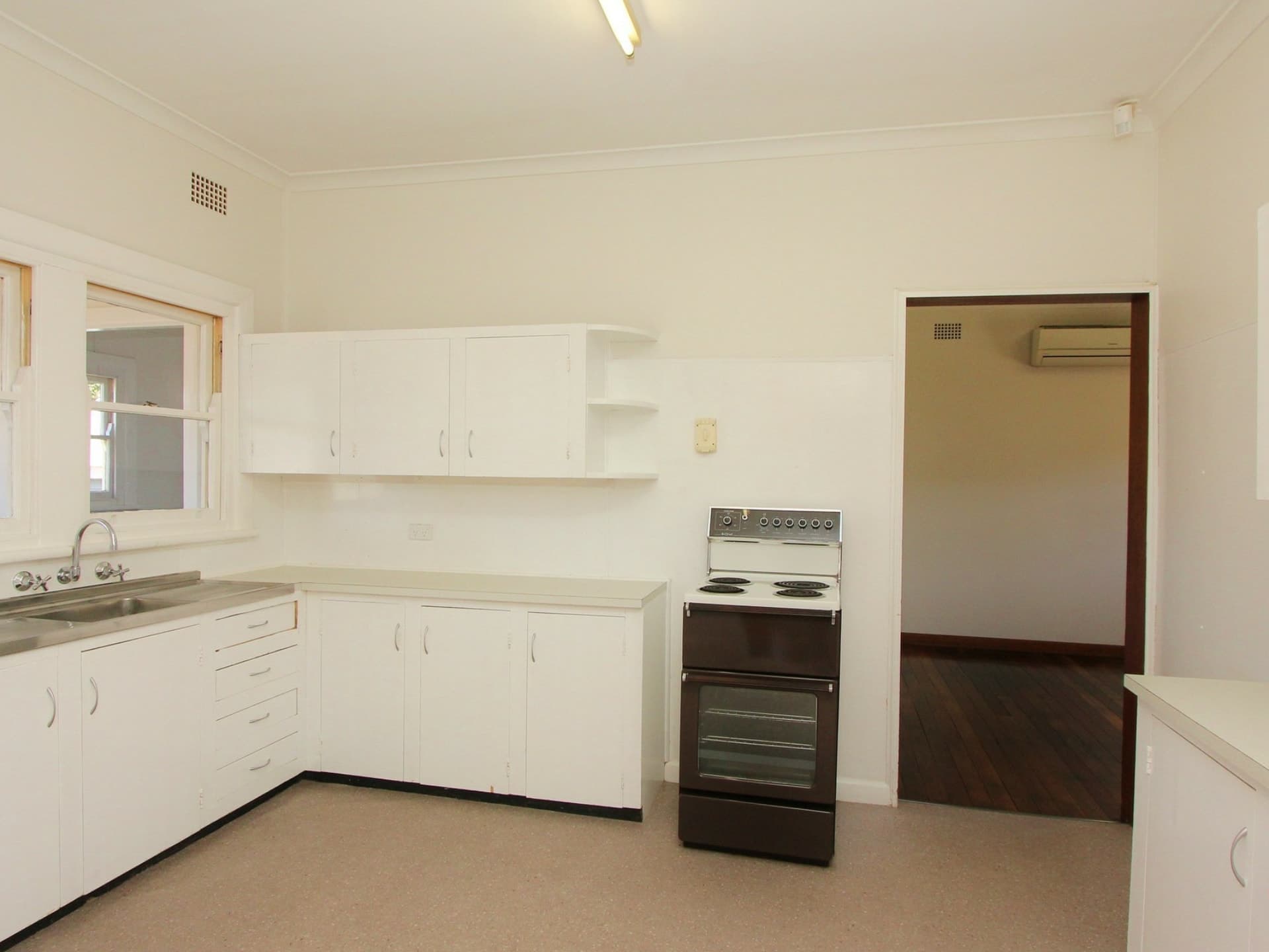 86 Brunswick Street East Maitland NSW, East Maitland - Thumbnail 5