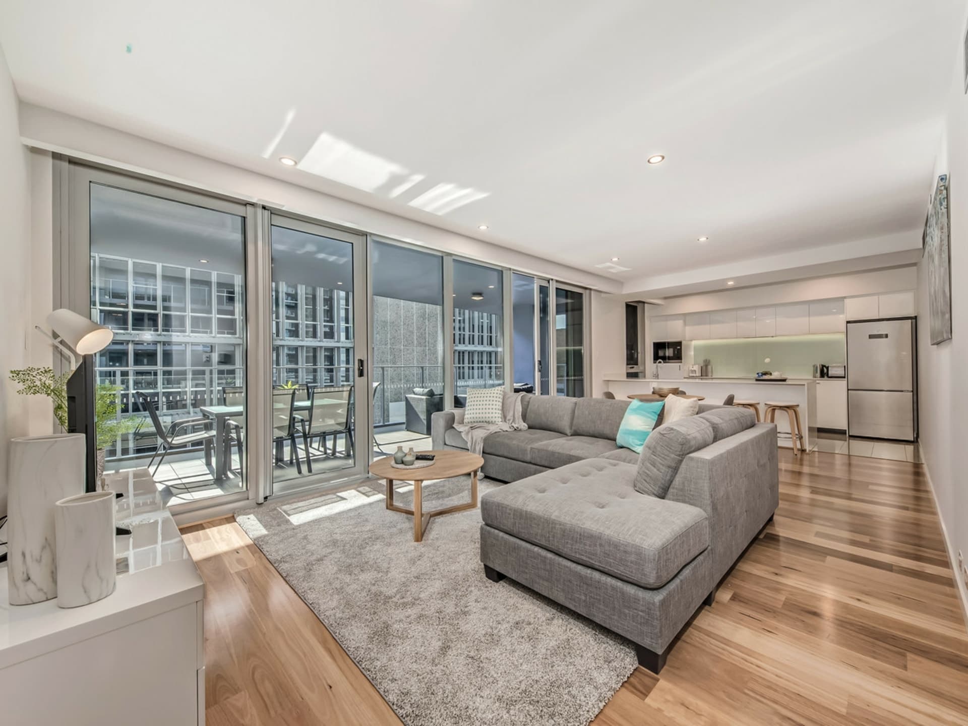 18/189 Adelaide Terrace East Perth WA, East Perth - Thumbnail 2