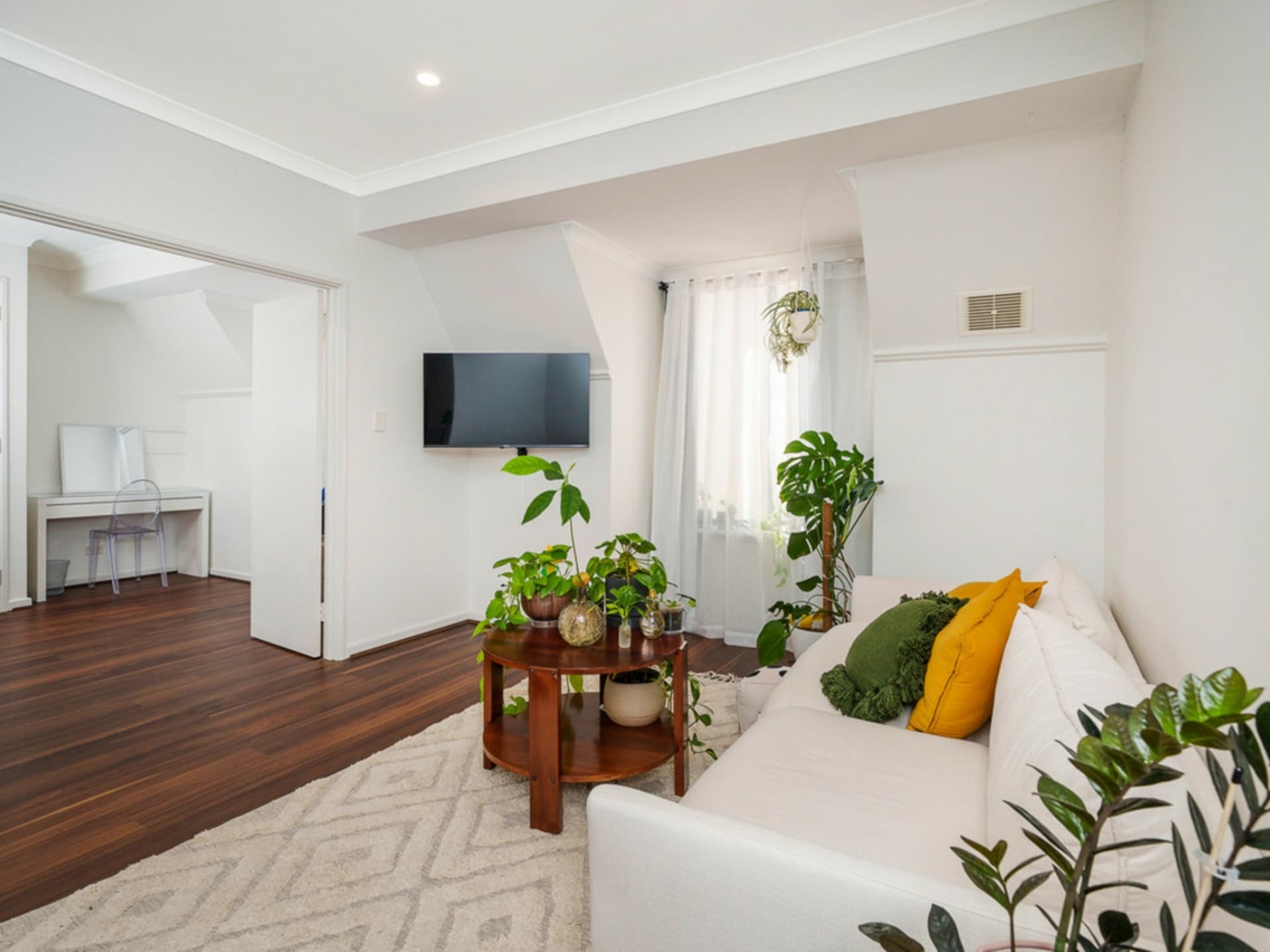 55/11 Regal Place East Perth WA, East Perth - Thumbnail 2