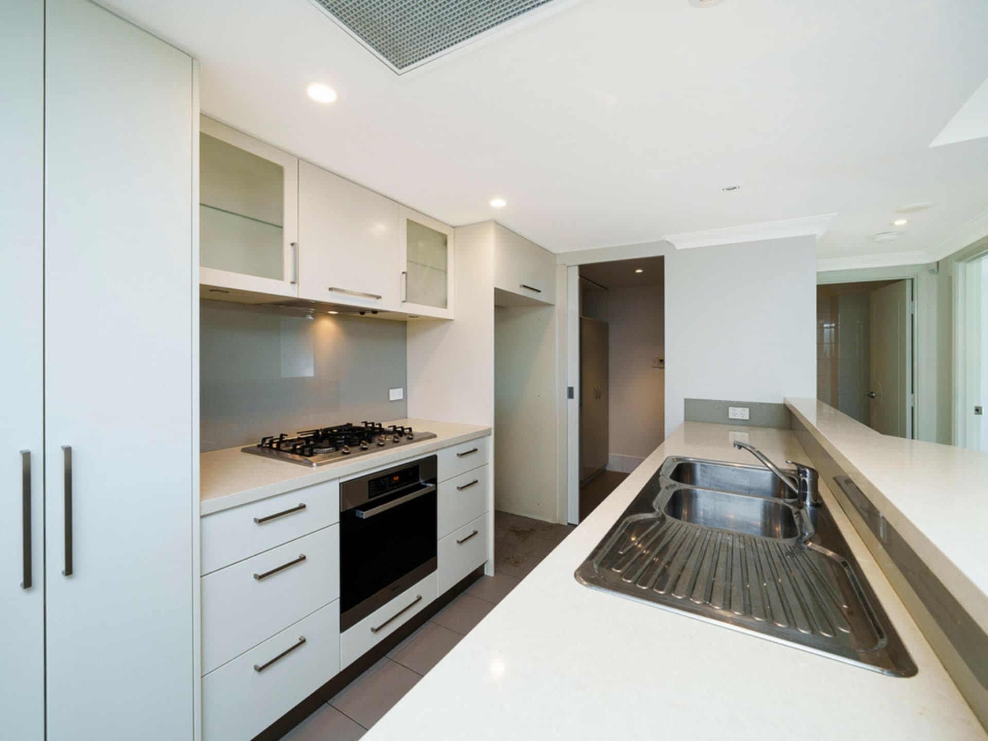 40/20 Royal Street East Perth WA, East Perth - Thumbnail 8