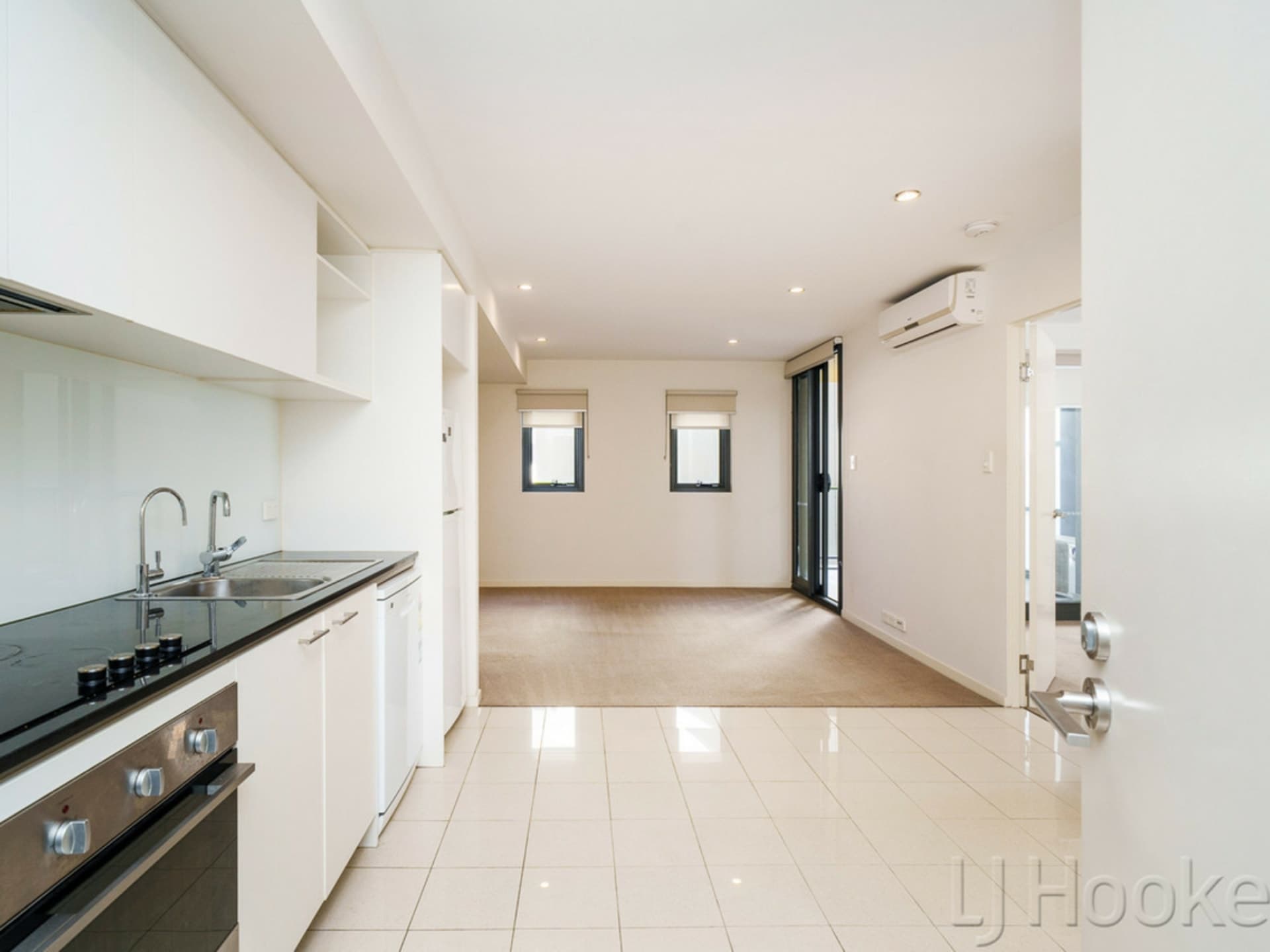 15/208 Adelaide Terrace East Perth WA, East Perth - Thumbnail 2