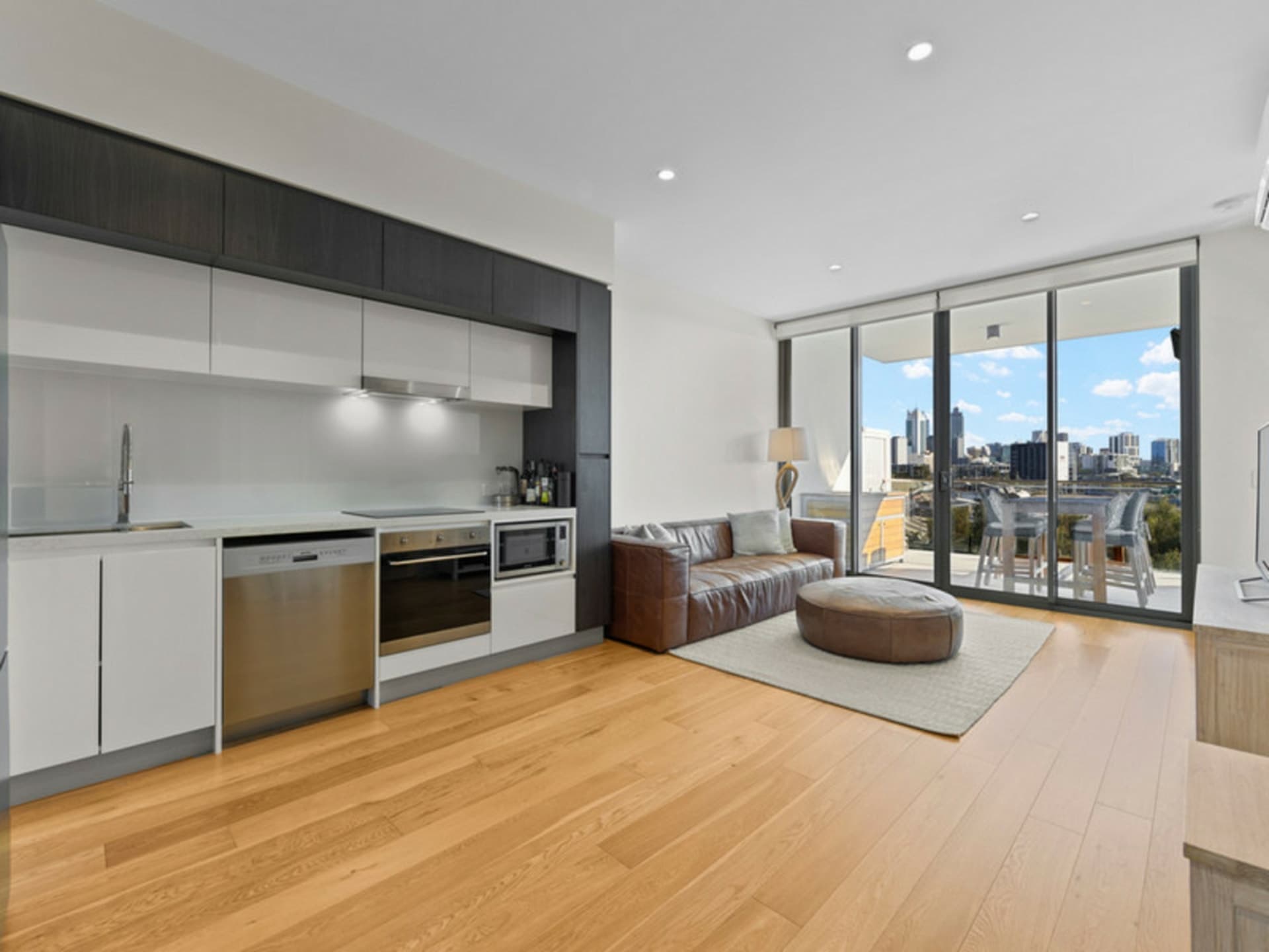 504/9 Tully Road East Perth WA, East Perth - Thumbnail 2