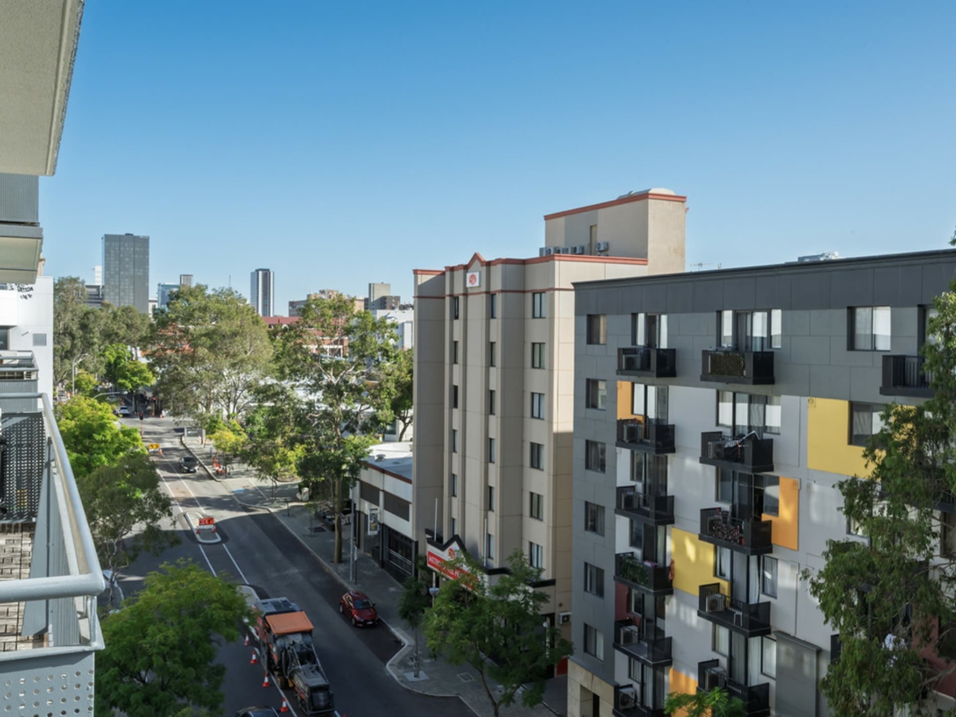 42/191, East Perth - Image 1