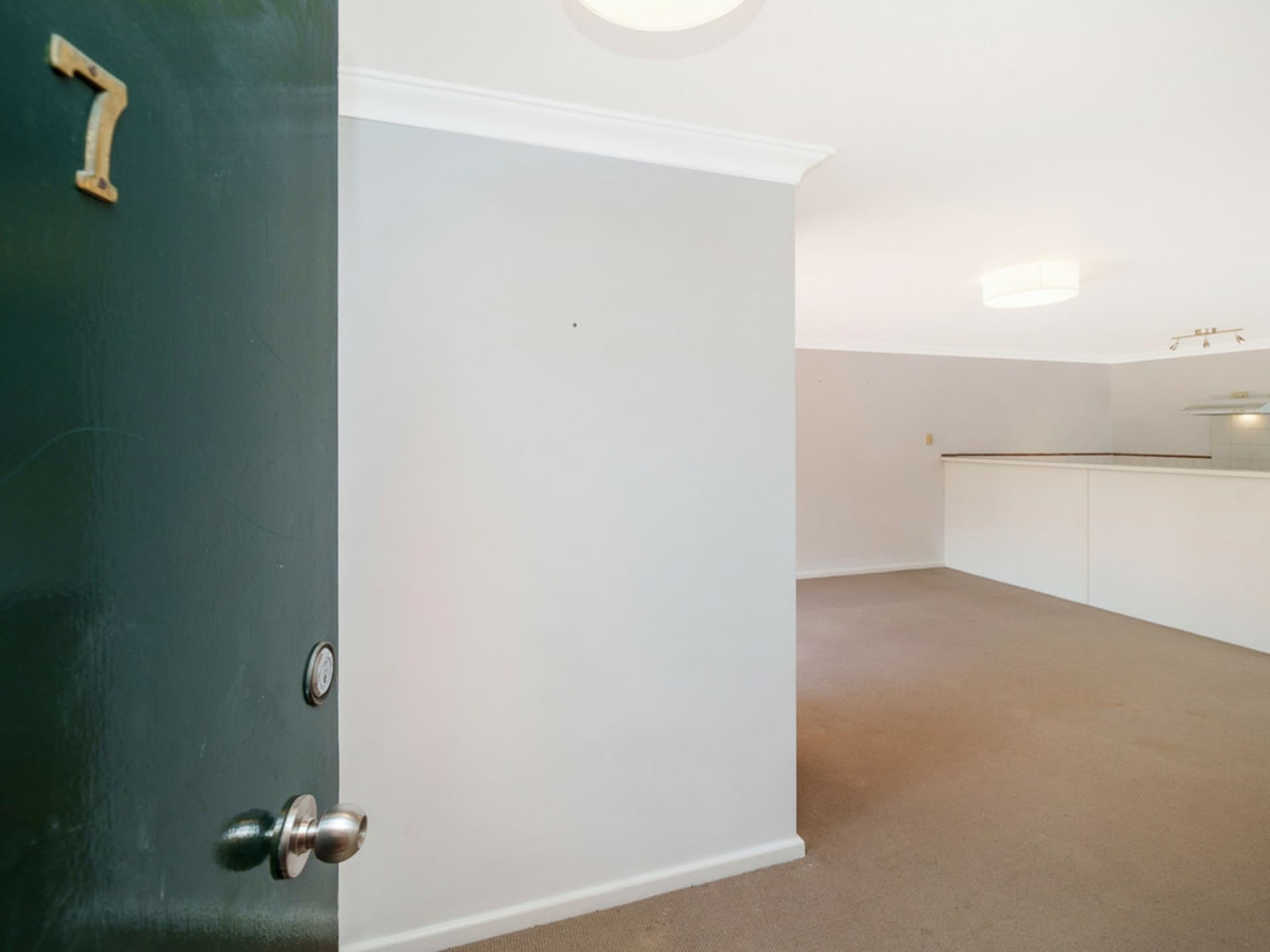 7/99, East Perth - Thumbnail 4