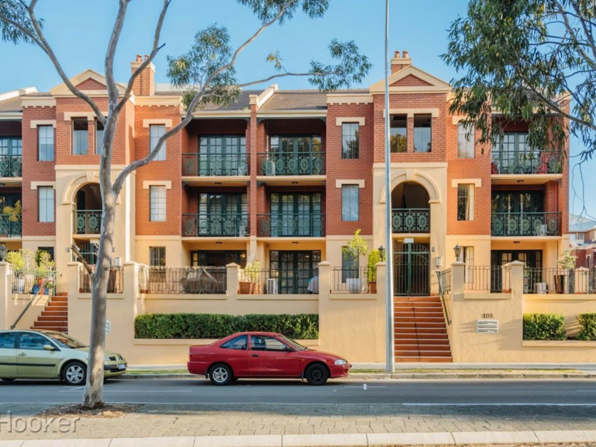 39/99, East Perth - Thumbnail 3