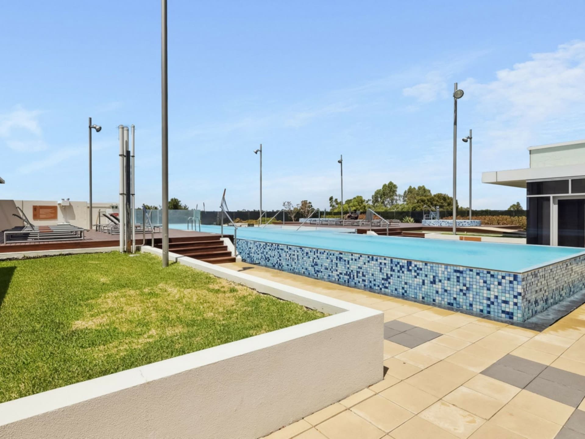 402/2 Moreau Parade East Perth WA, East Perth - Thumbnail 2