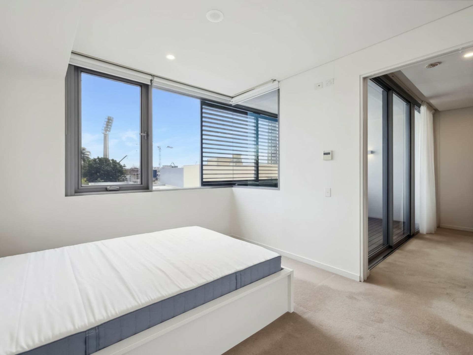 402/2 Moreau Parade East Perth WA, East Perth - Thumbnail 6