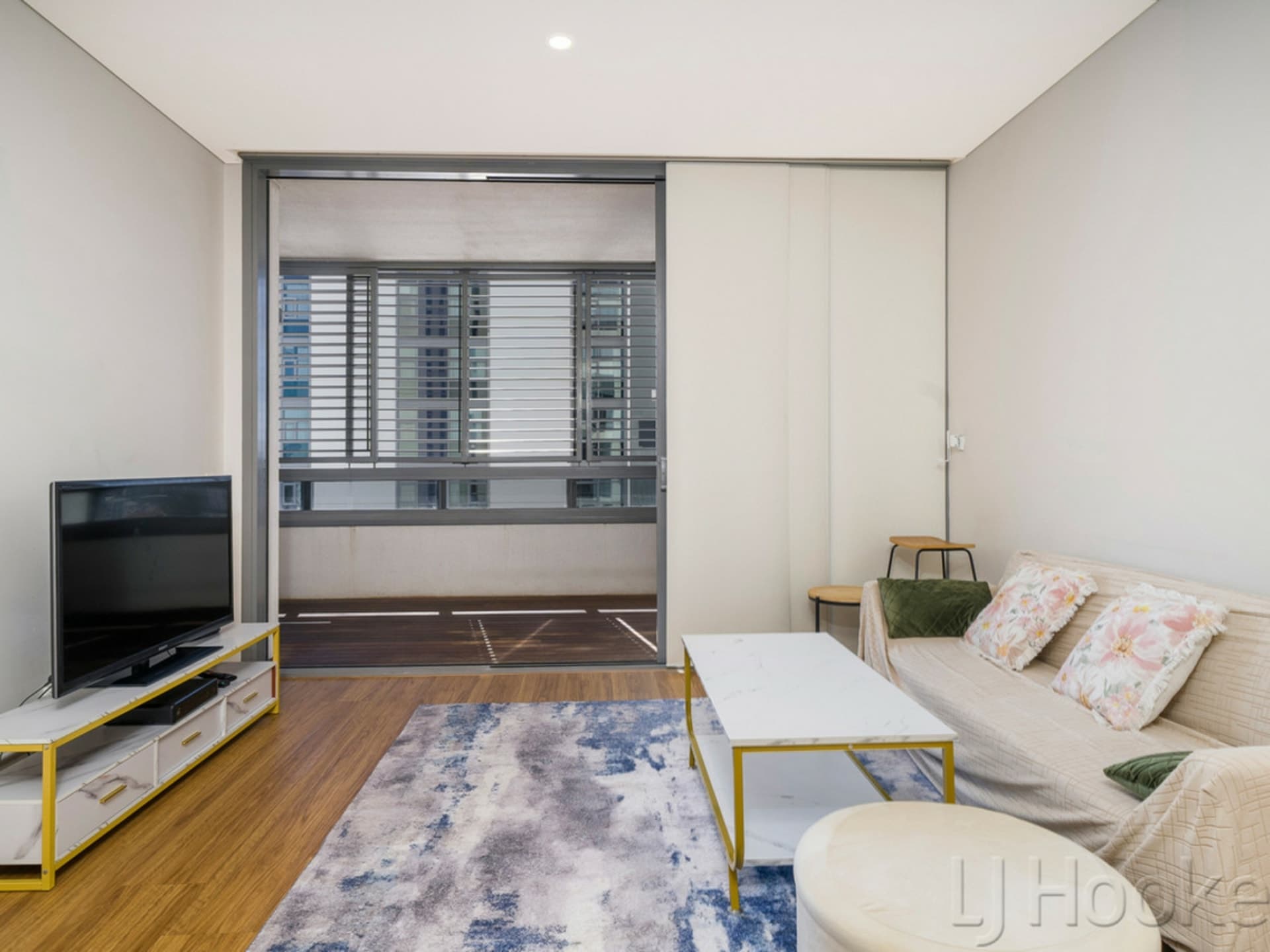 1810/8 Adelaide Terrace East Perth WA, East Perth - Thumbnail 2