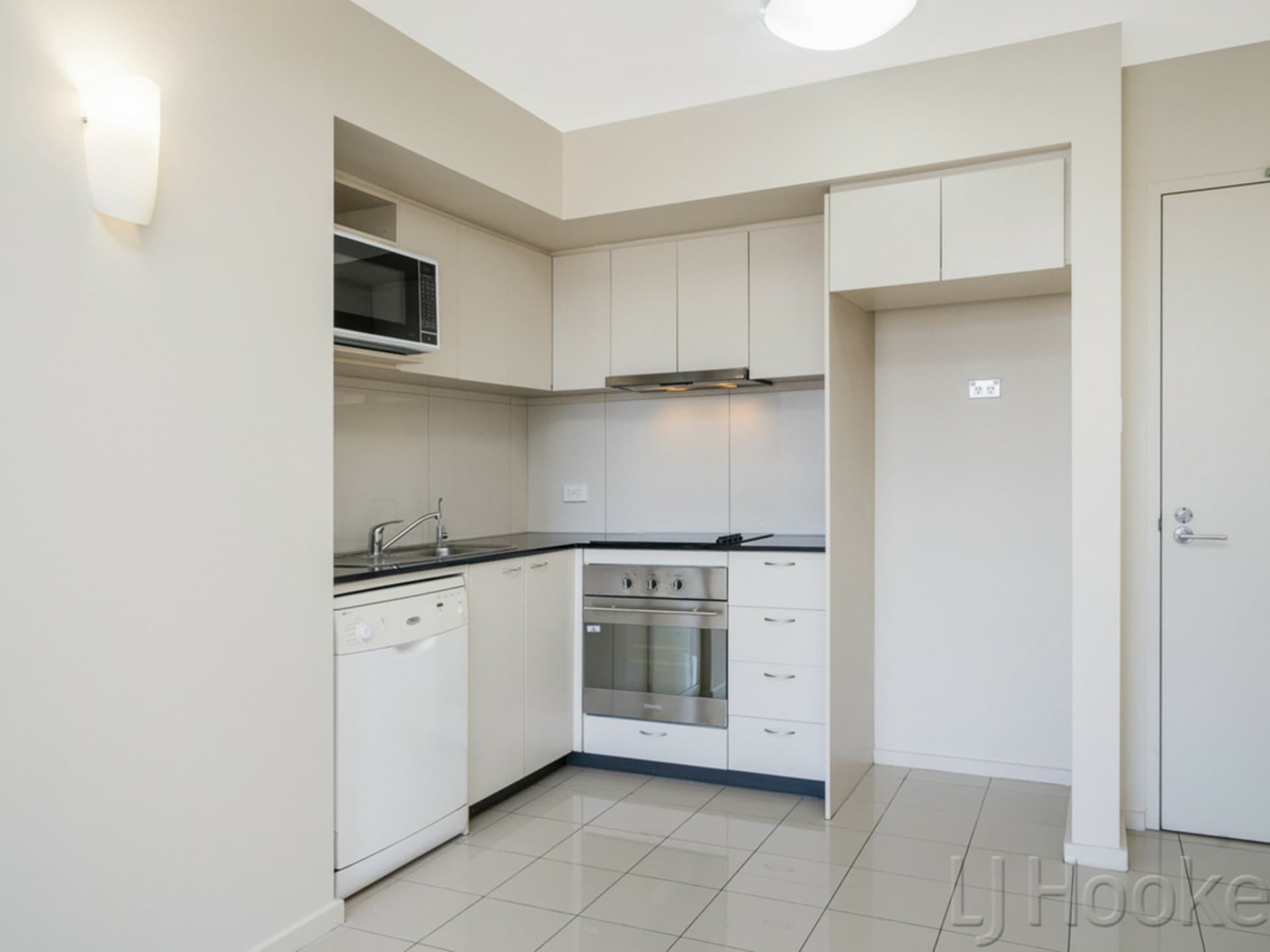 101/131 Adelaide Terrace East Perth WA, East Perth - Thumbnail 5
