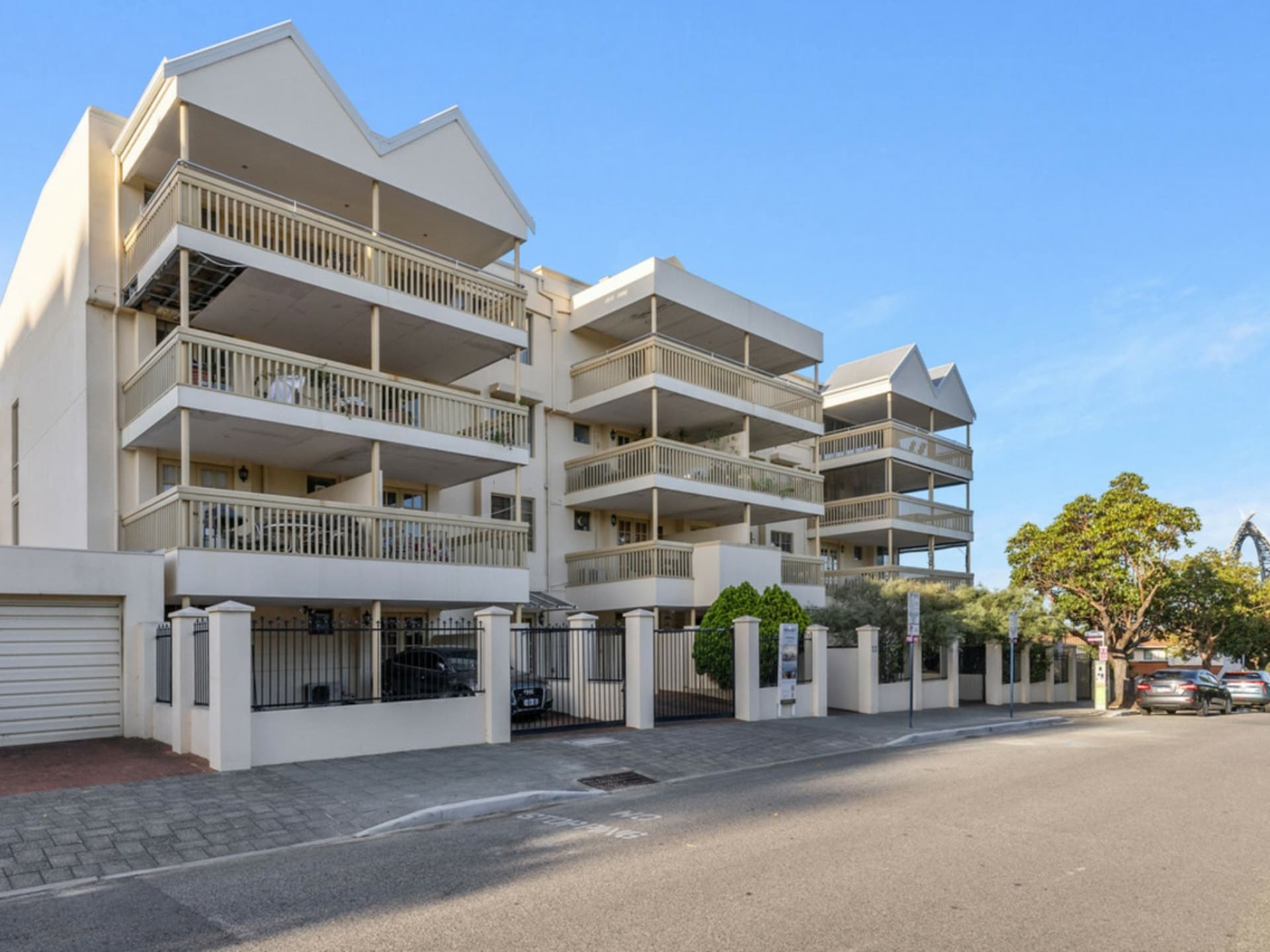 23/22 Nile Street East Perth WA, East Perth - Thumbnail 2