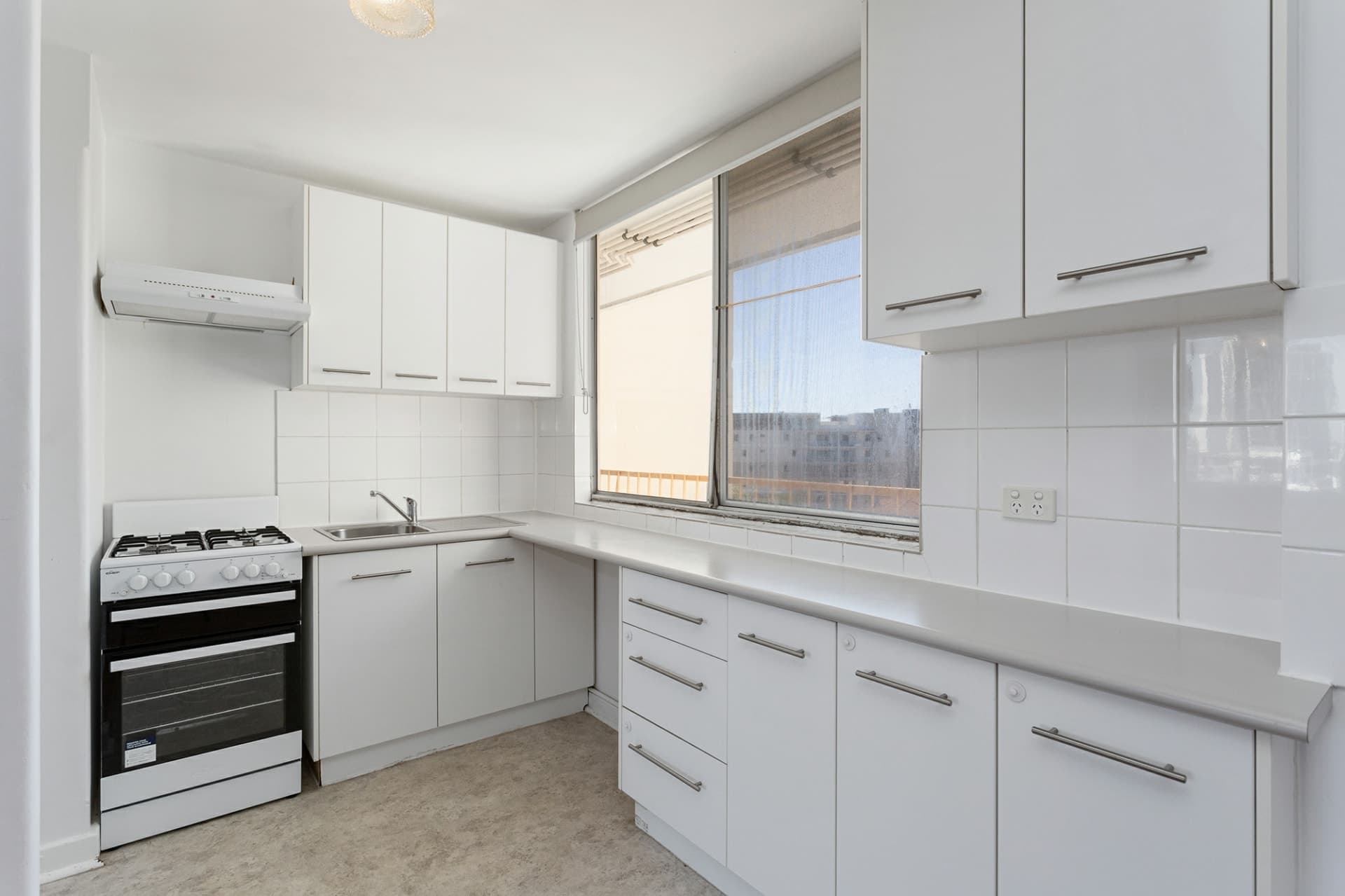 85/60, East Perth - Thumbnail 4