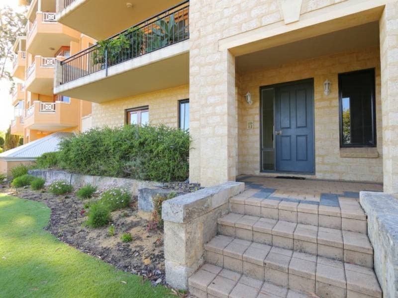 4/16, East Perth - Image 1