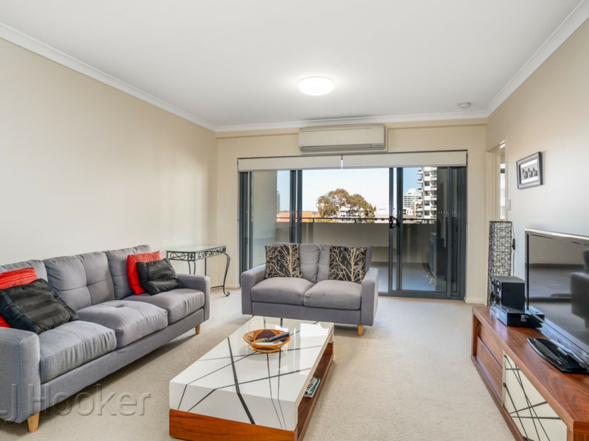 62/18 Wellington Street East Perth WA, East Perth - Thumbnail 3