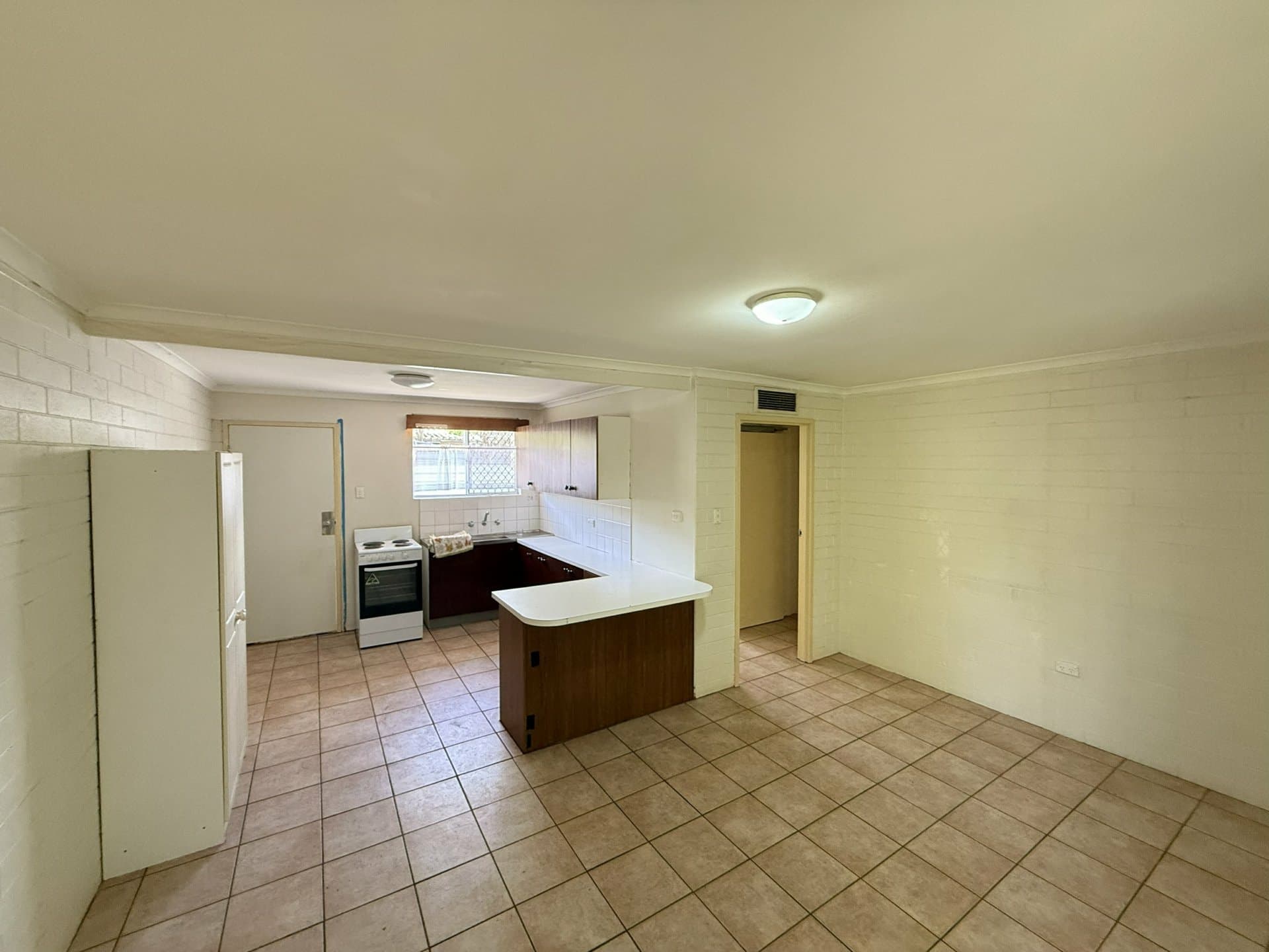 5/17 Giles Street East Side NT, East Side - Thumbnail 4