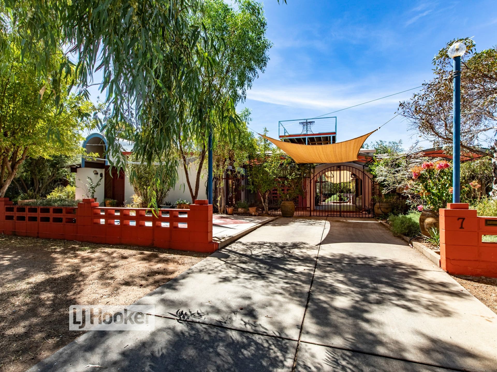 7 Raggatt Street East Side NT, East Side - Thumbnail 2