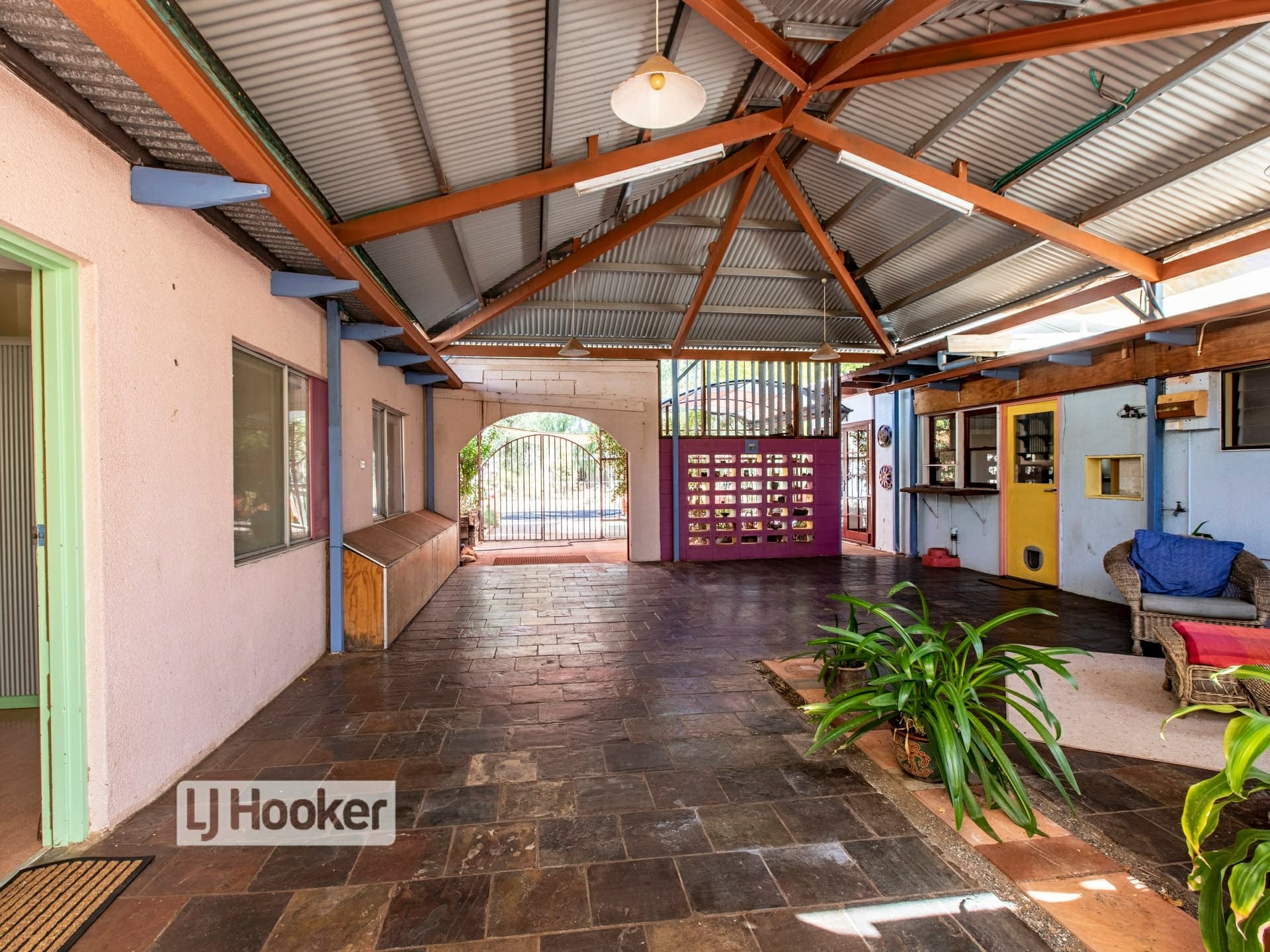 7 Raggatt Street East Side NT, East Side - Thumbnail 3