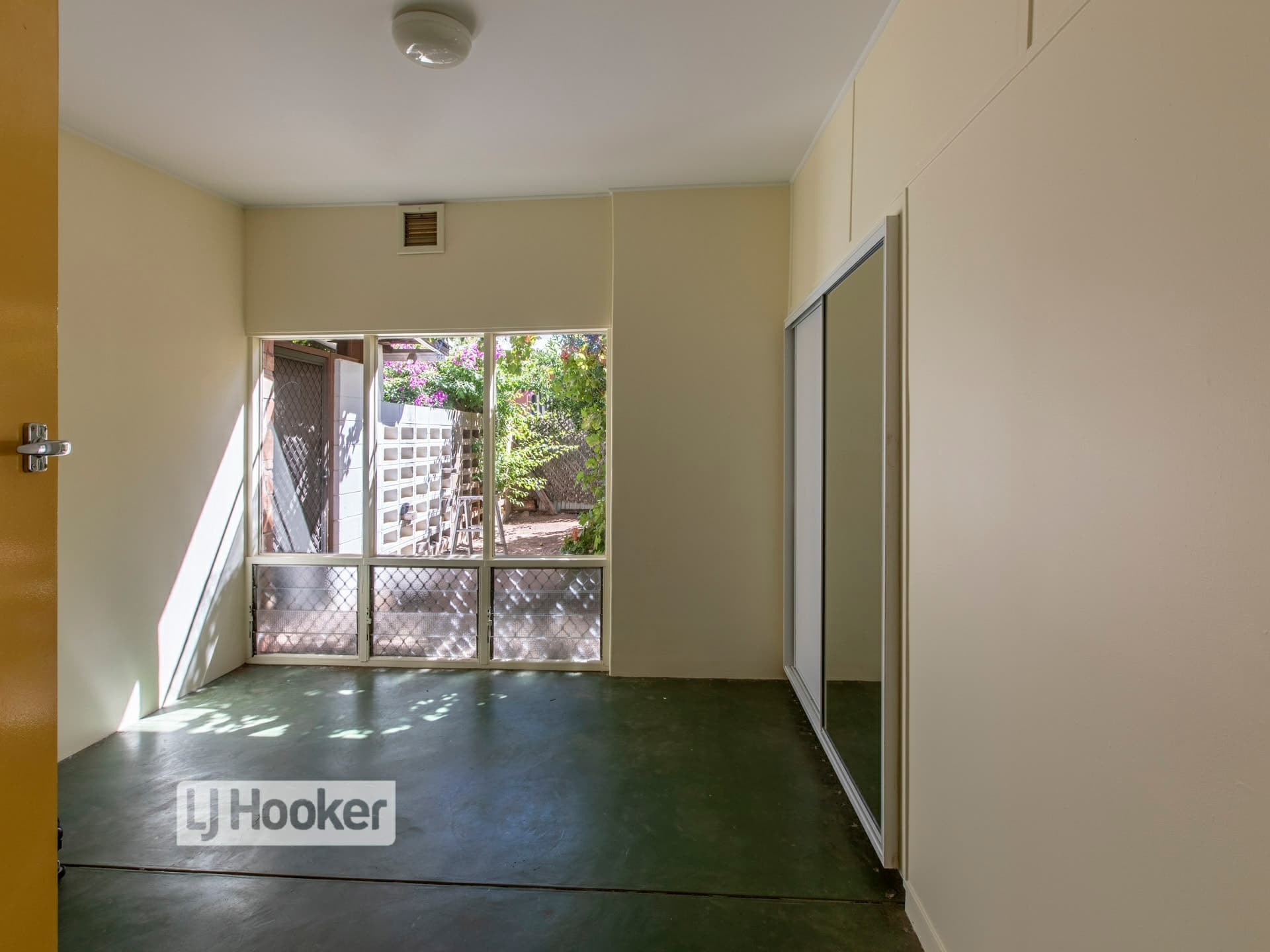 7 Raggatt Street East Side NT, East Side - Thumbnail 5