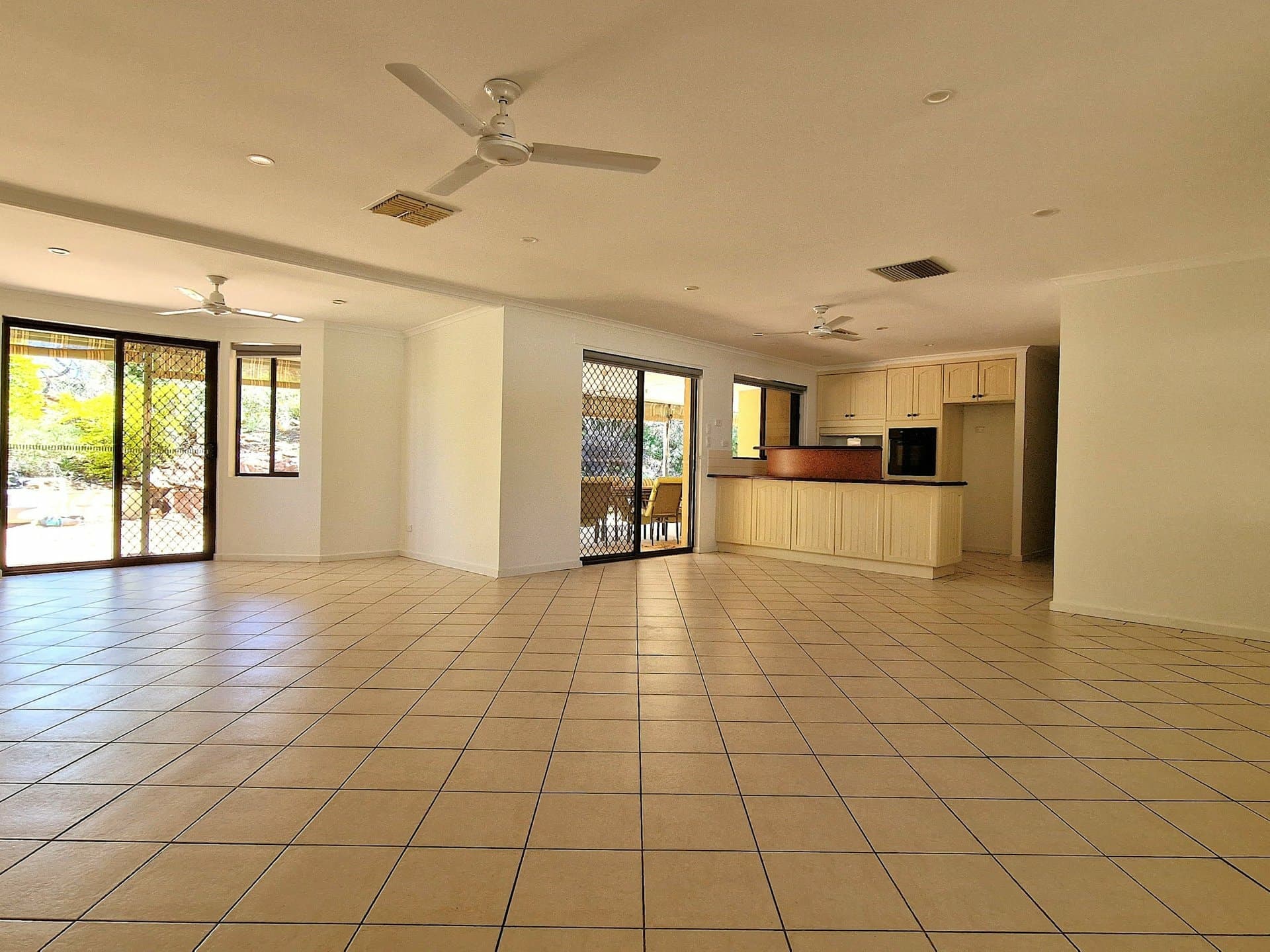 7 Dalby Court East Side NT, East Side - Thumbnail 7