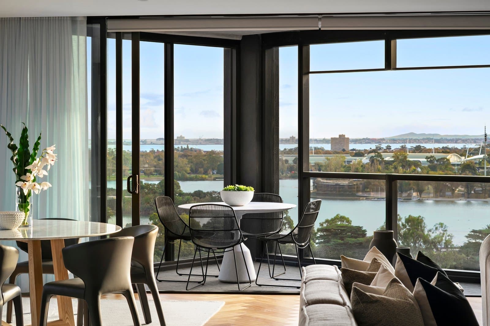 1302/454 St Kilda Road, Melbourne - Thumbnail 3