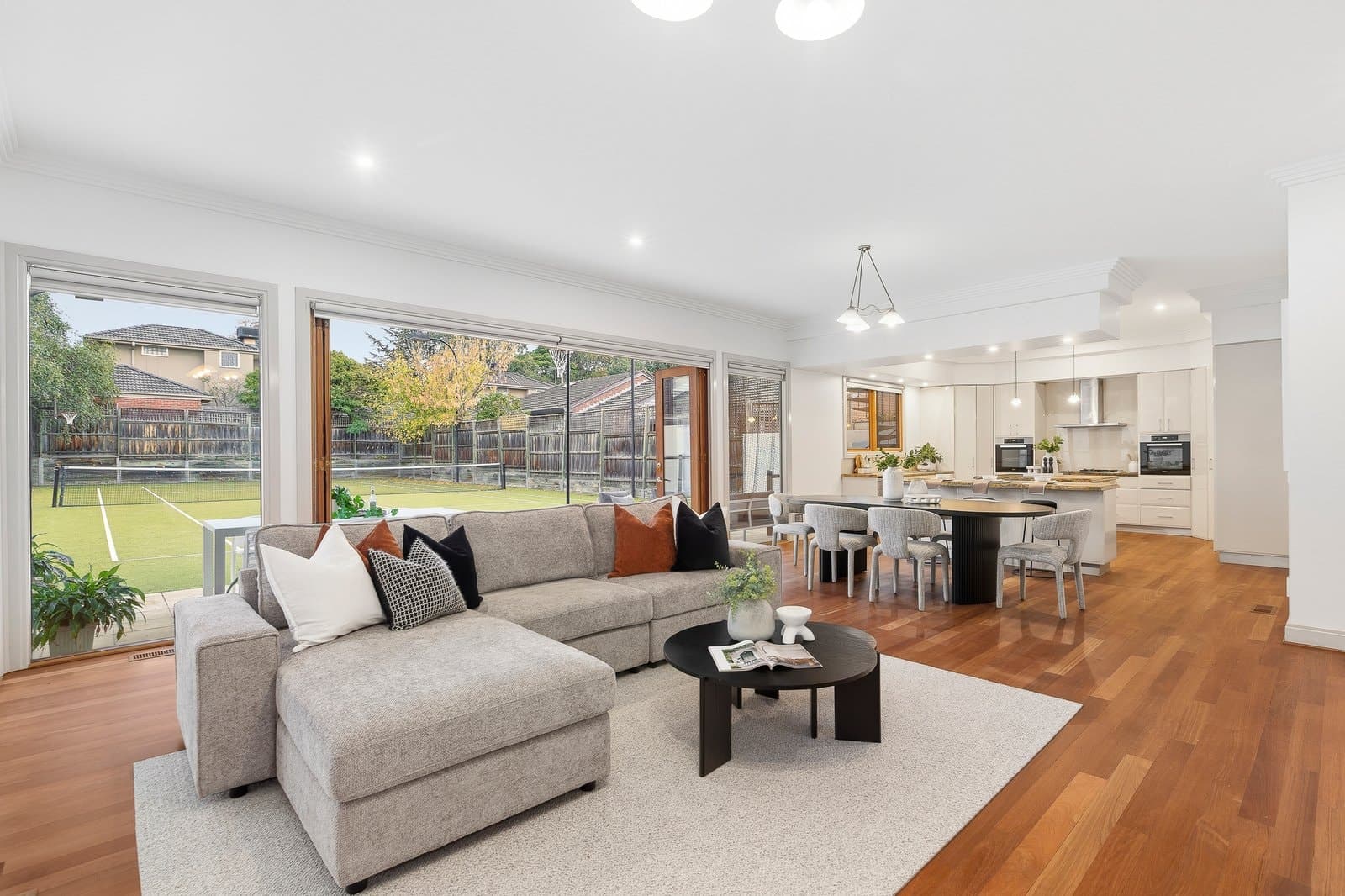 8 Avondale Grove, Mount Waverley - Thumbnail 3