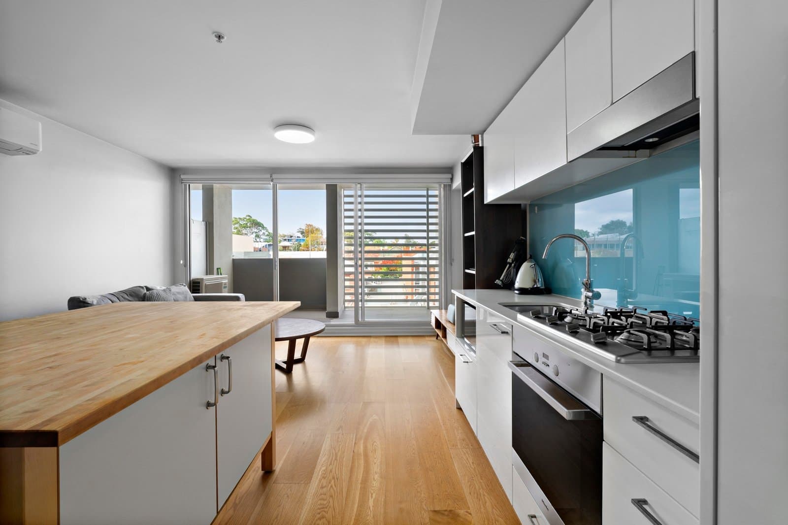 313/2 Willis Lane, Hampton - Image 1