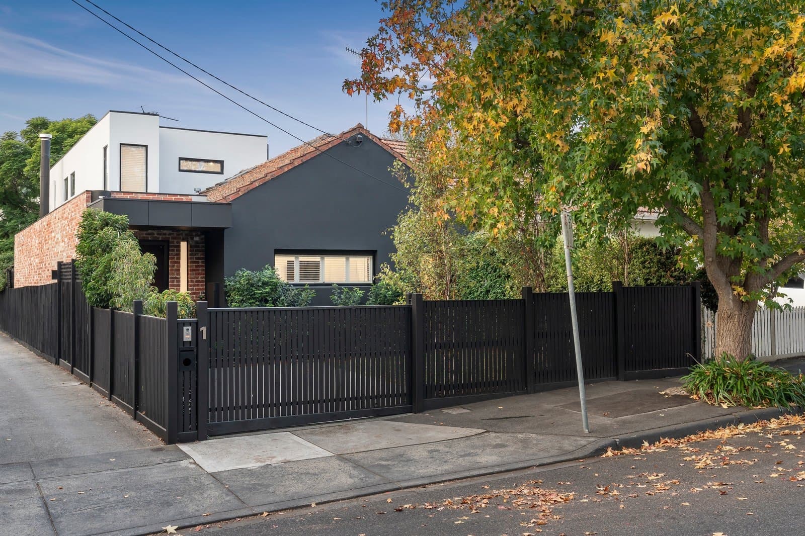 1 Caroline Street, Hawthorn East - Thumbnail 2