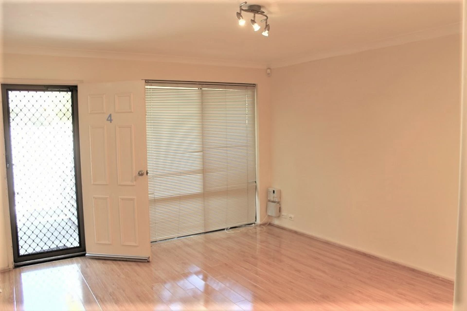 Unit 4/129 Hubert St, East Victoria Park, East Victoria Park - Image 1
