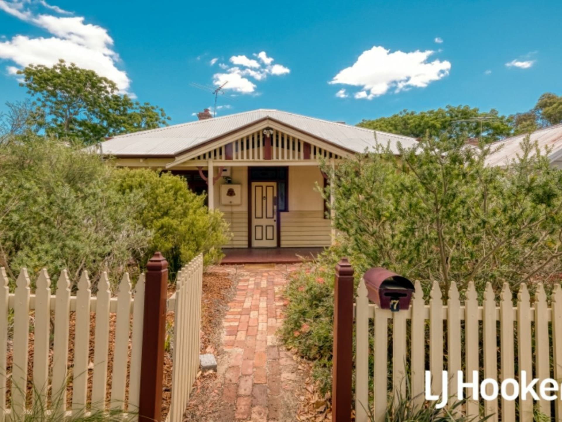 7 Balmoral Street East Victoria Park WA, East Victoria Park - Image 1