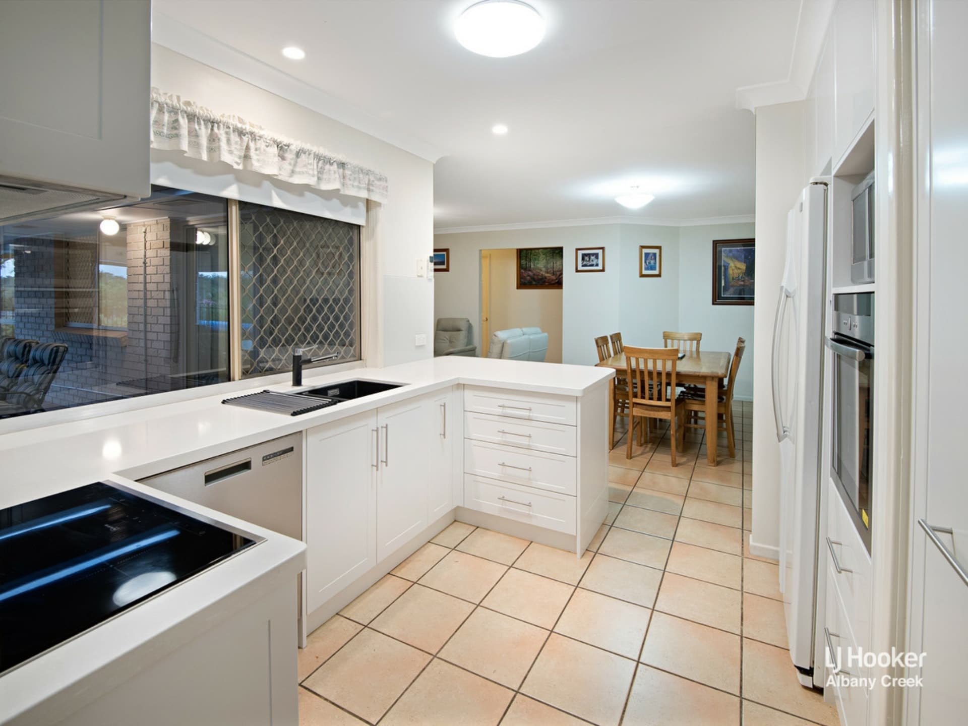 7 Tiffany Court Eatons Hill QLD, Eatons Hill - Thumbnail 3