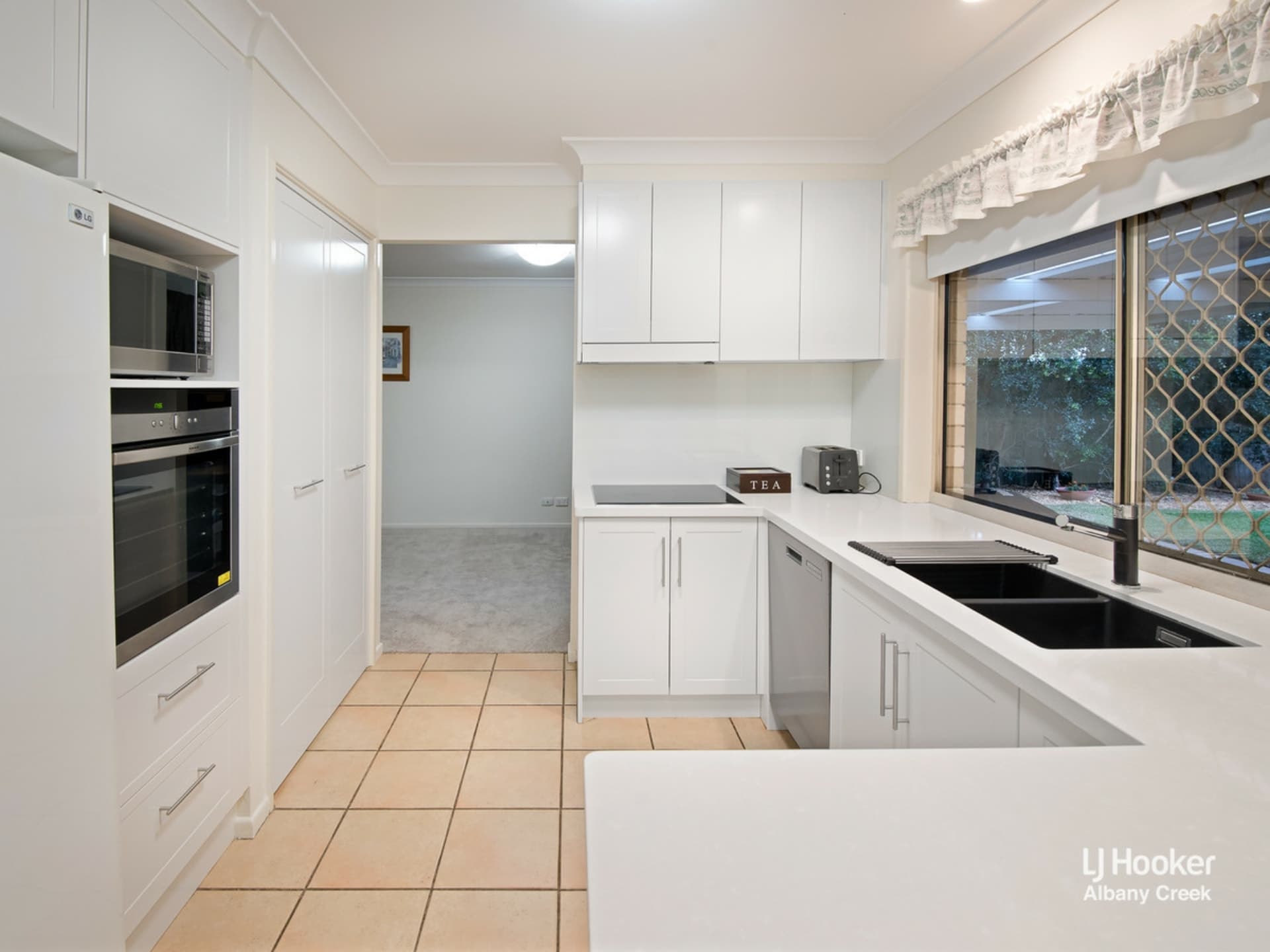 7 Tiffany Court Eatons Hill QLD, Eatons Hill - Thumbnail 4