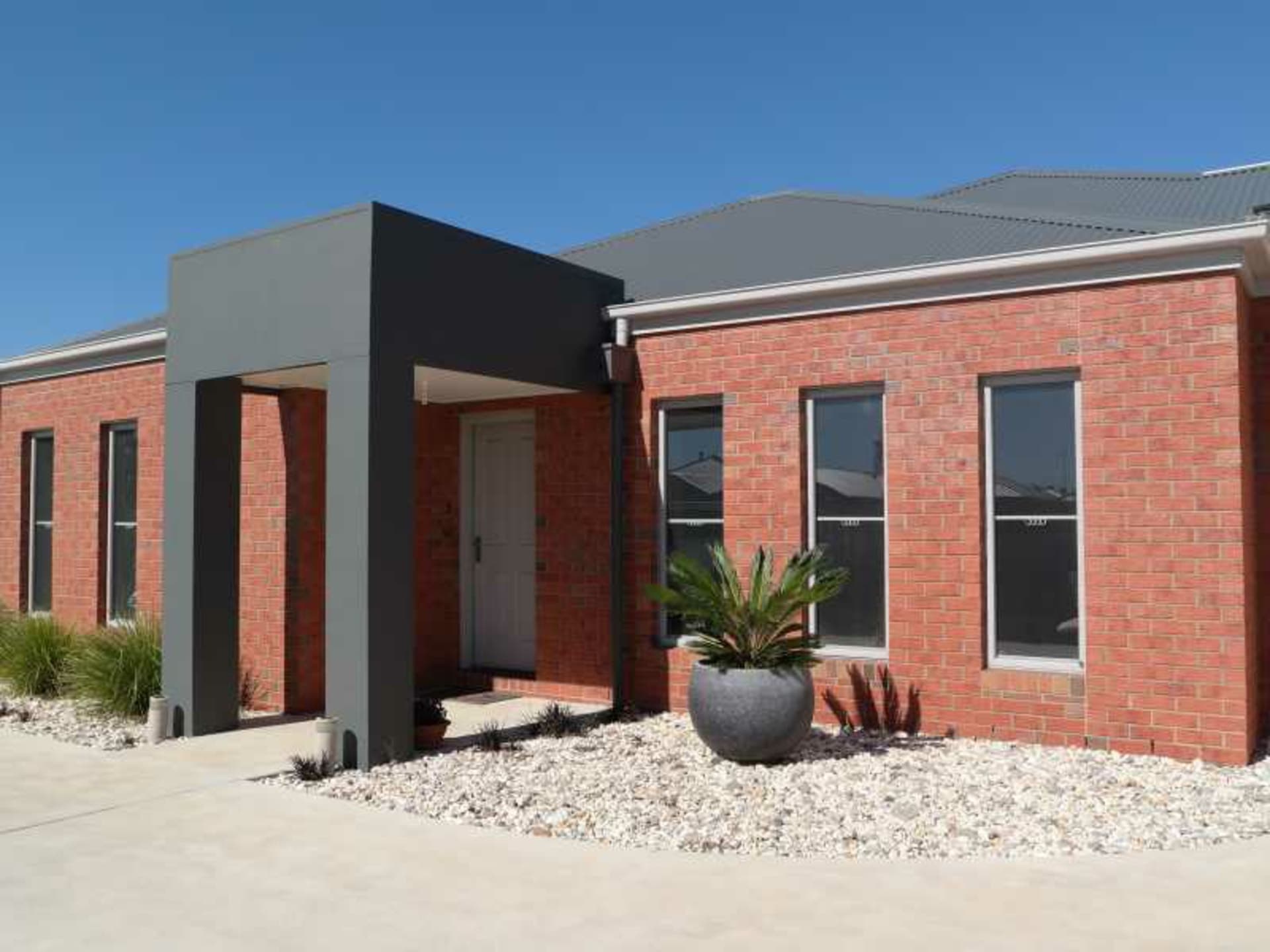 2/2 Paroo Street Echuca VIC, Echuca - Image 1