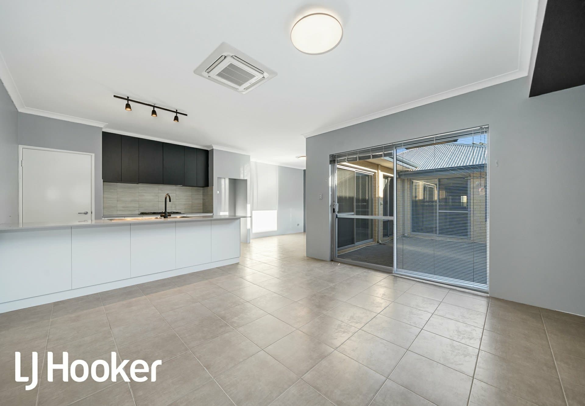 6 Equinox Avenue Eglinton WA, Eglinton - Thumbnail 4