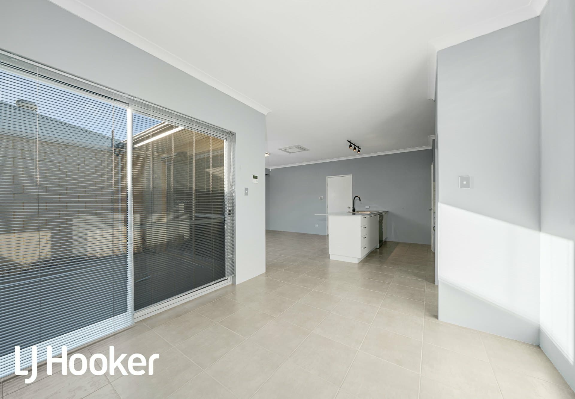 6 Equinox Avenue Eglinton WA, Eglinton - Thumbnail 7
