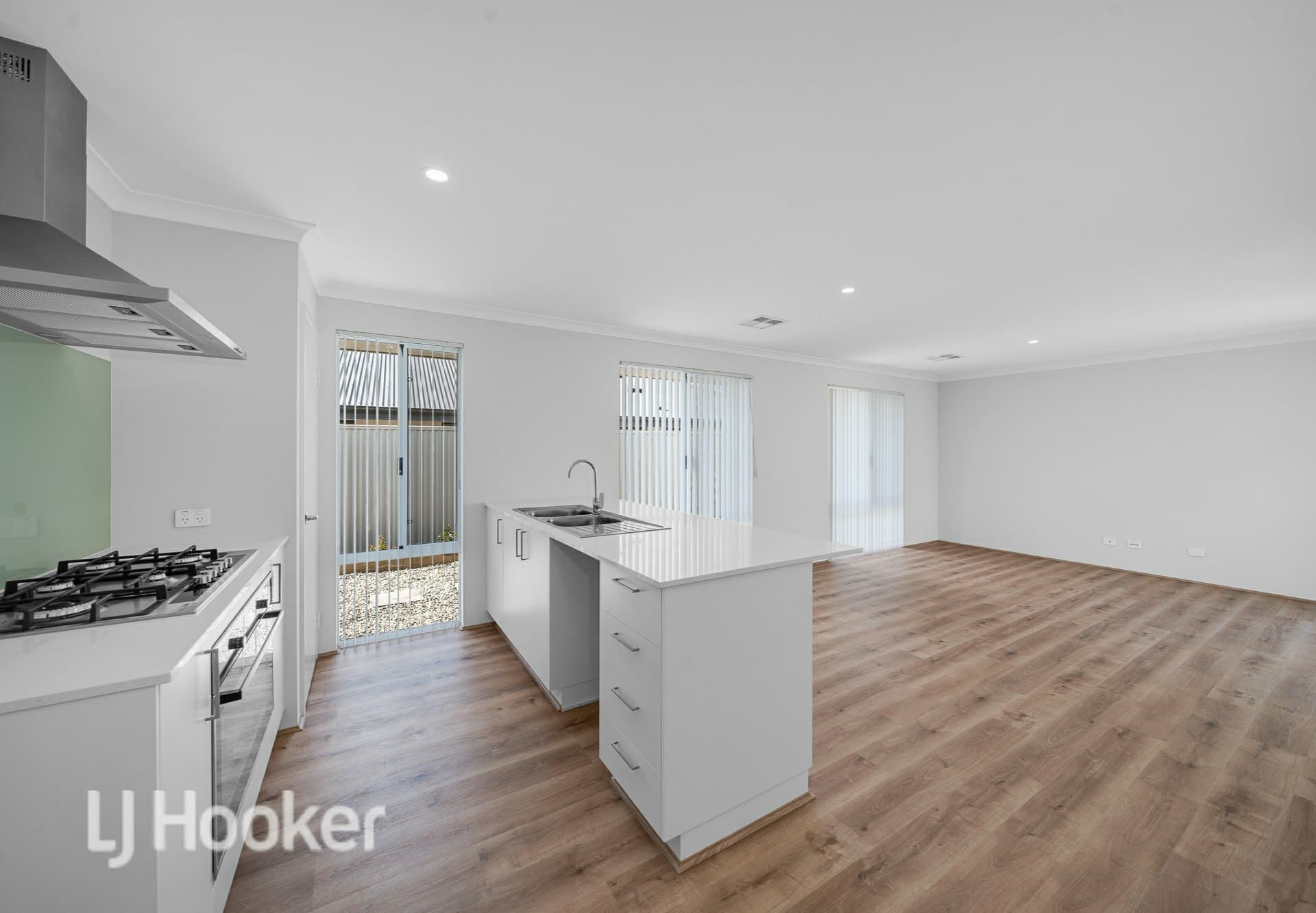 21 Hopetoun Drive Eglinton WA, Eglinton - Thumbnail 4