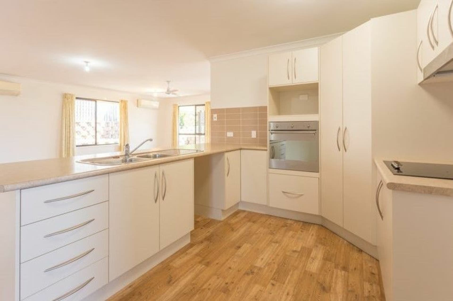 6 Grange Court Eimeo QLD, Eimeo - Thumbnail 3