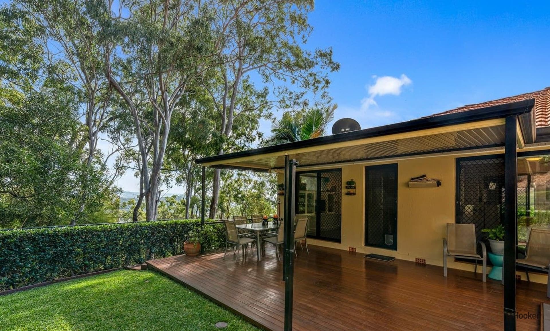 9/67, Elanora - Image 1