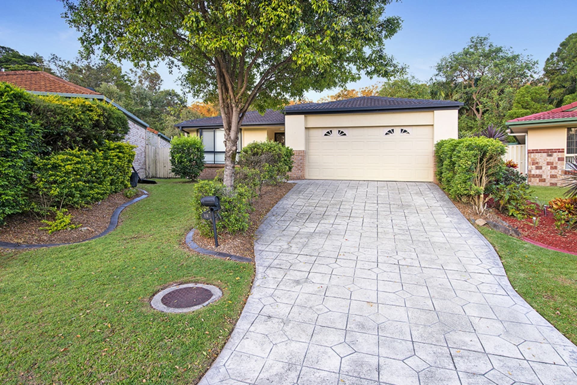 12 Eudonia Court Elanora QLD, Elanora - Thumbnail 2