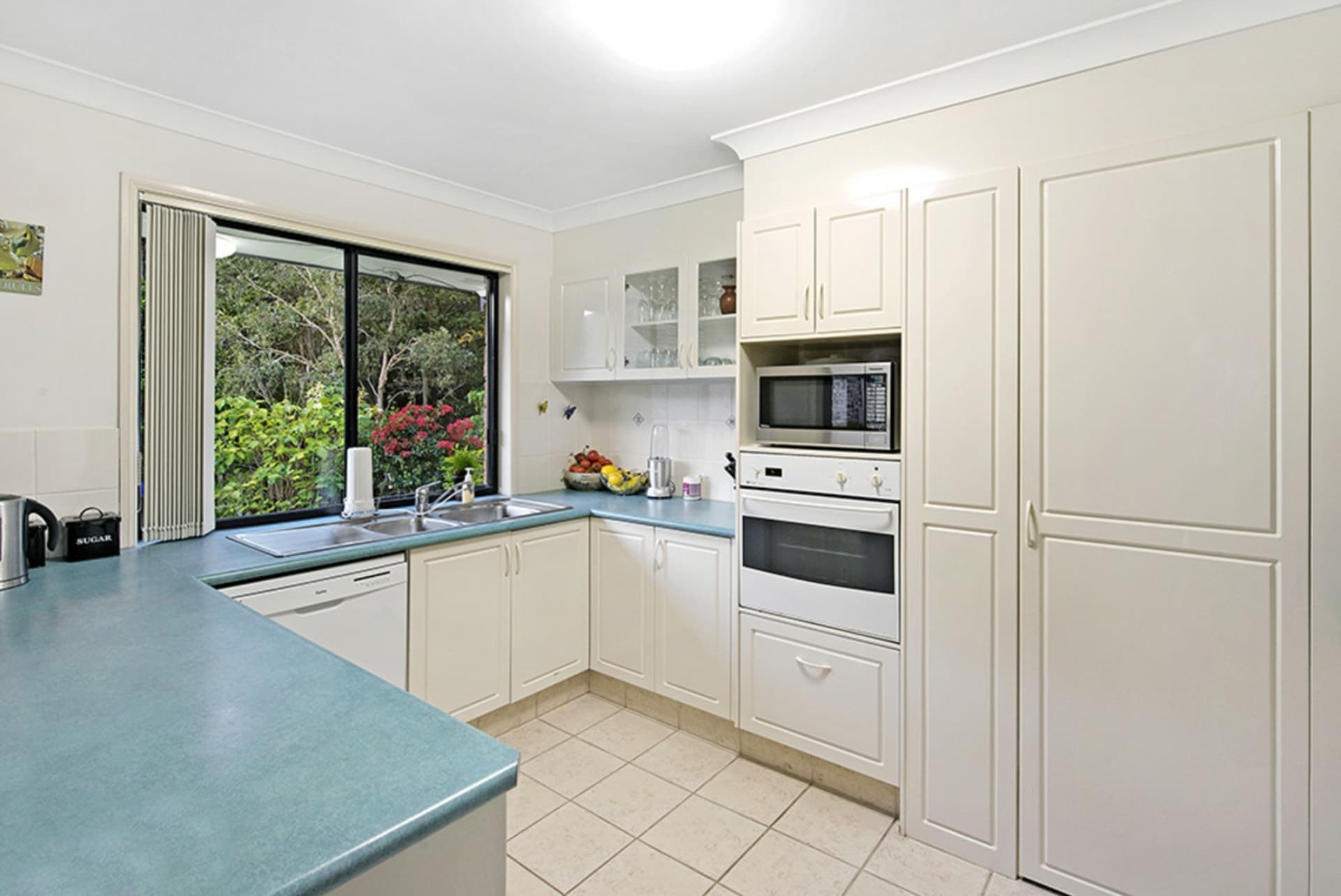 12 Eudonia Court Elanora QLD, Elanora - Thumbnail 5